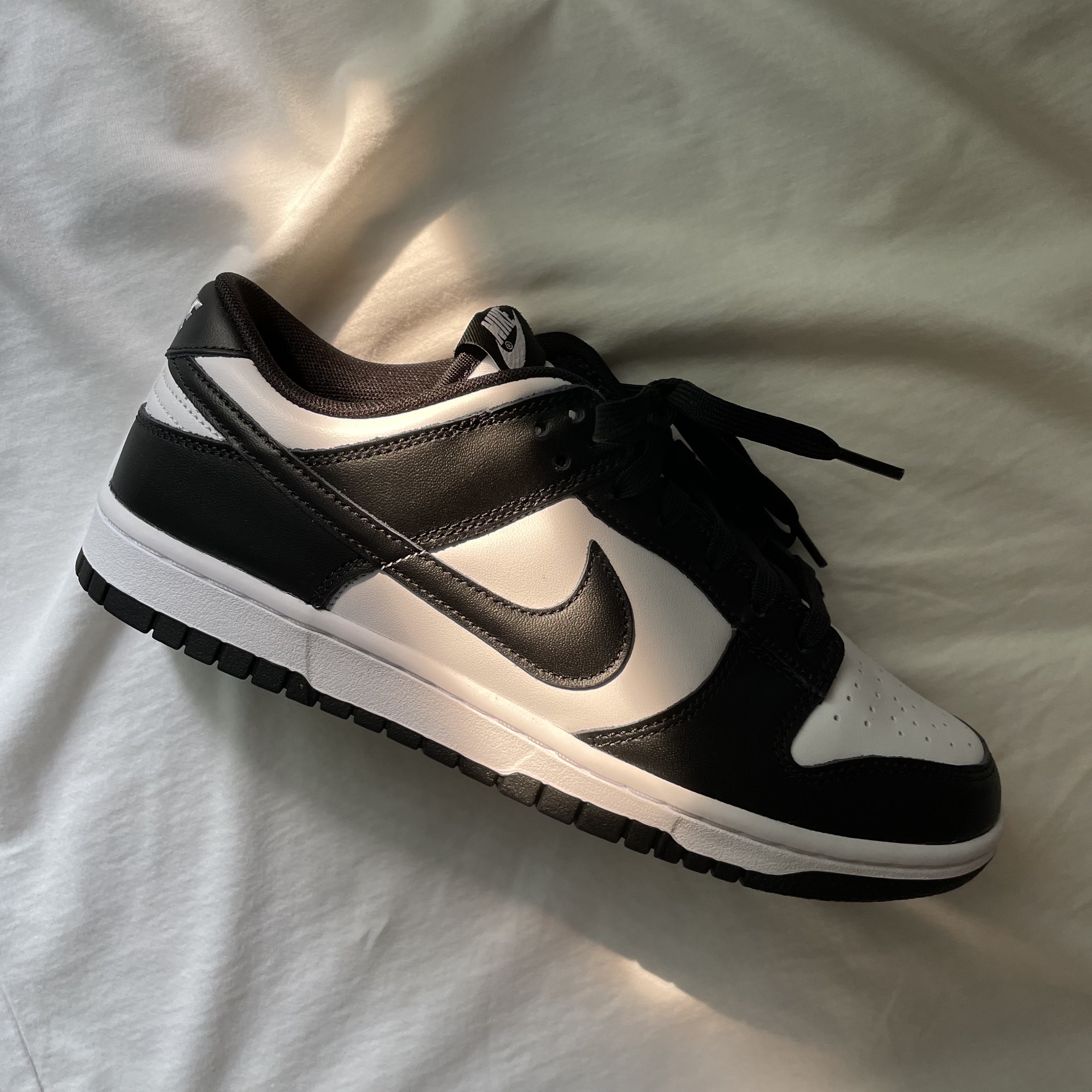 Nike Dunk Low Retro Black 착용 스타일 - 1