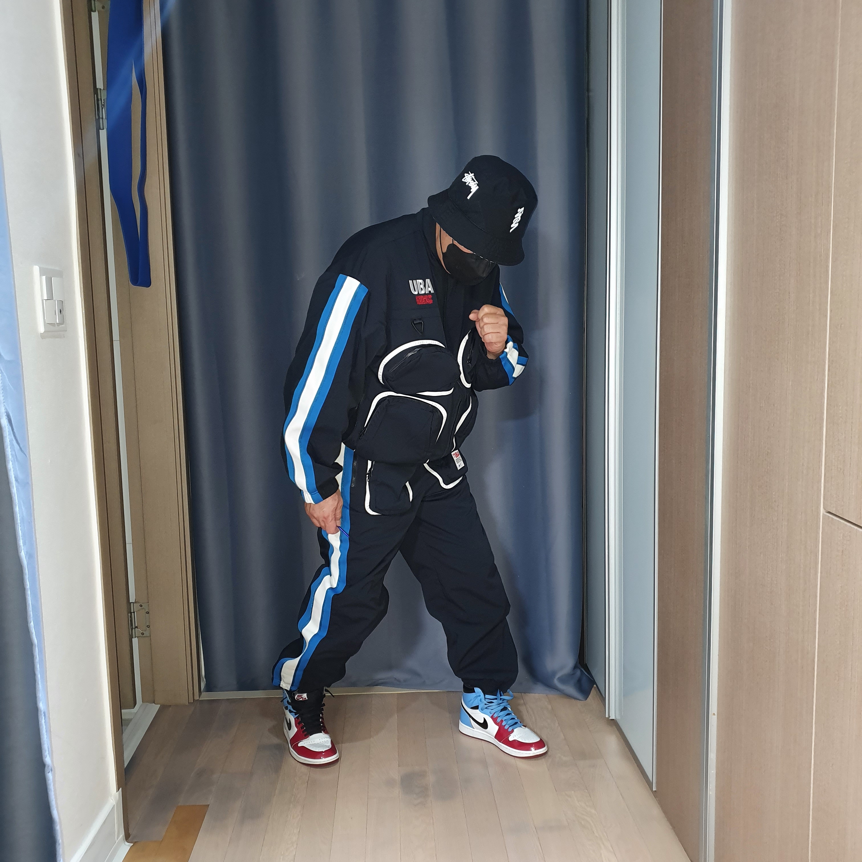 Nike x Undercover NRG Track Suit Black - Asia, Jordan Zion Reversible Bucket Hat Black 착용 스타일 - 2