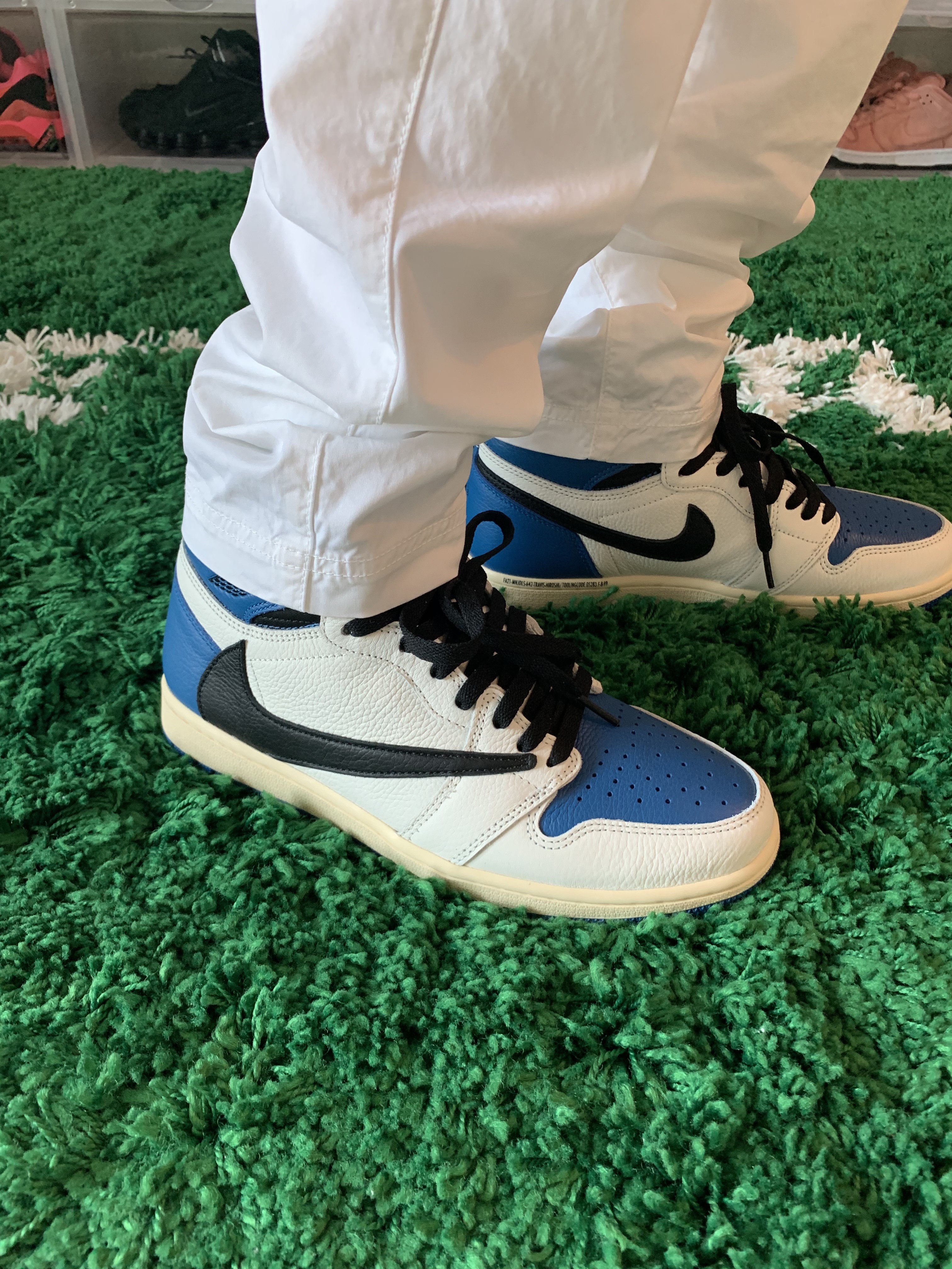 Jordan 1 x Travis Scott x Fragment Retro High OG SP Military Blue 착용 스타일 - 2
