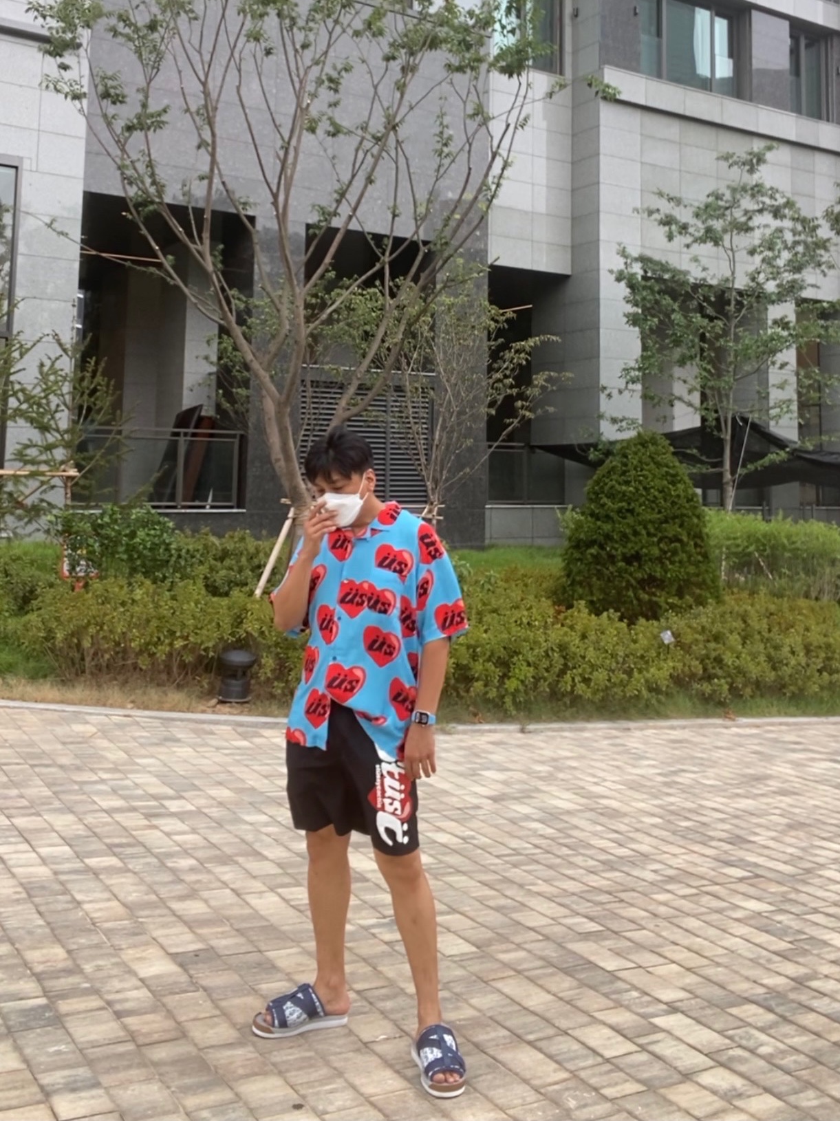 Stussy x Cactus Plant Flea Market Shorts Black, Stussy x Cactus Plant Flea Market Heart Shirt 착용 스타일