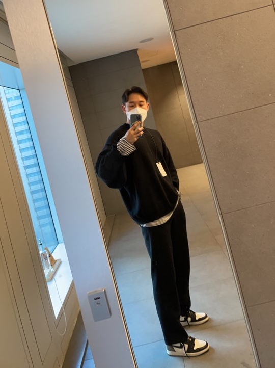 Jordan 1 Retro High OG Black Mocha 착용 스타일