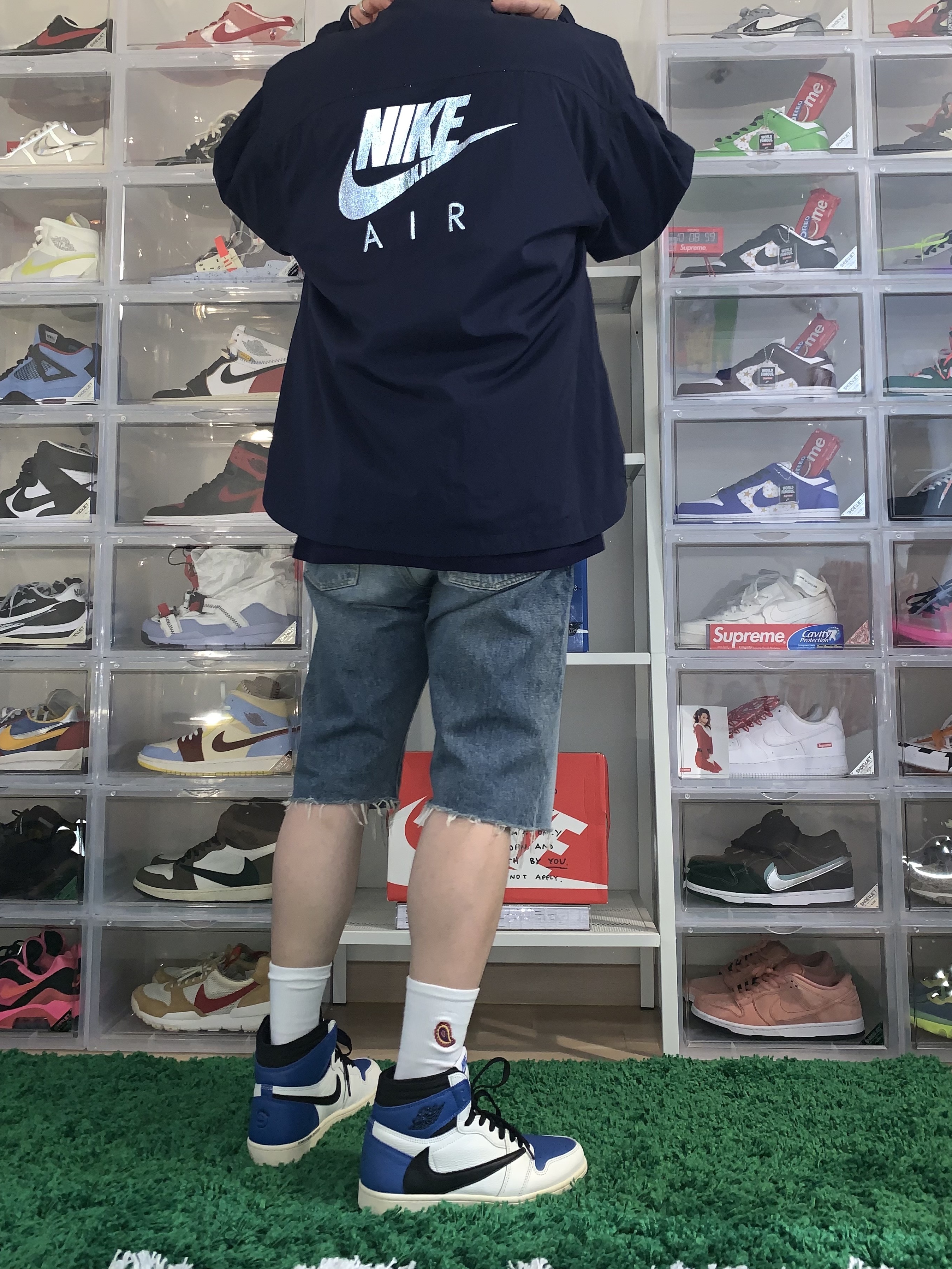 Jordan 1 x Travis Scott x Fragment Retro High OG SP Military Blue, Jordan 1 x Travis Scott Retro High OG SP Mocha 착용 스타일 - 1
