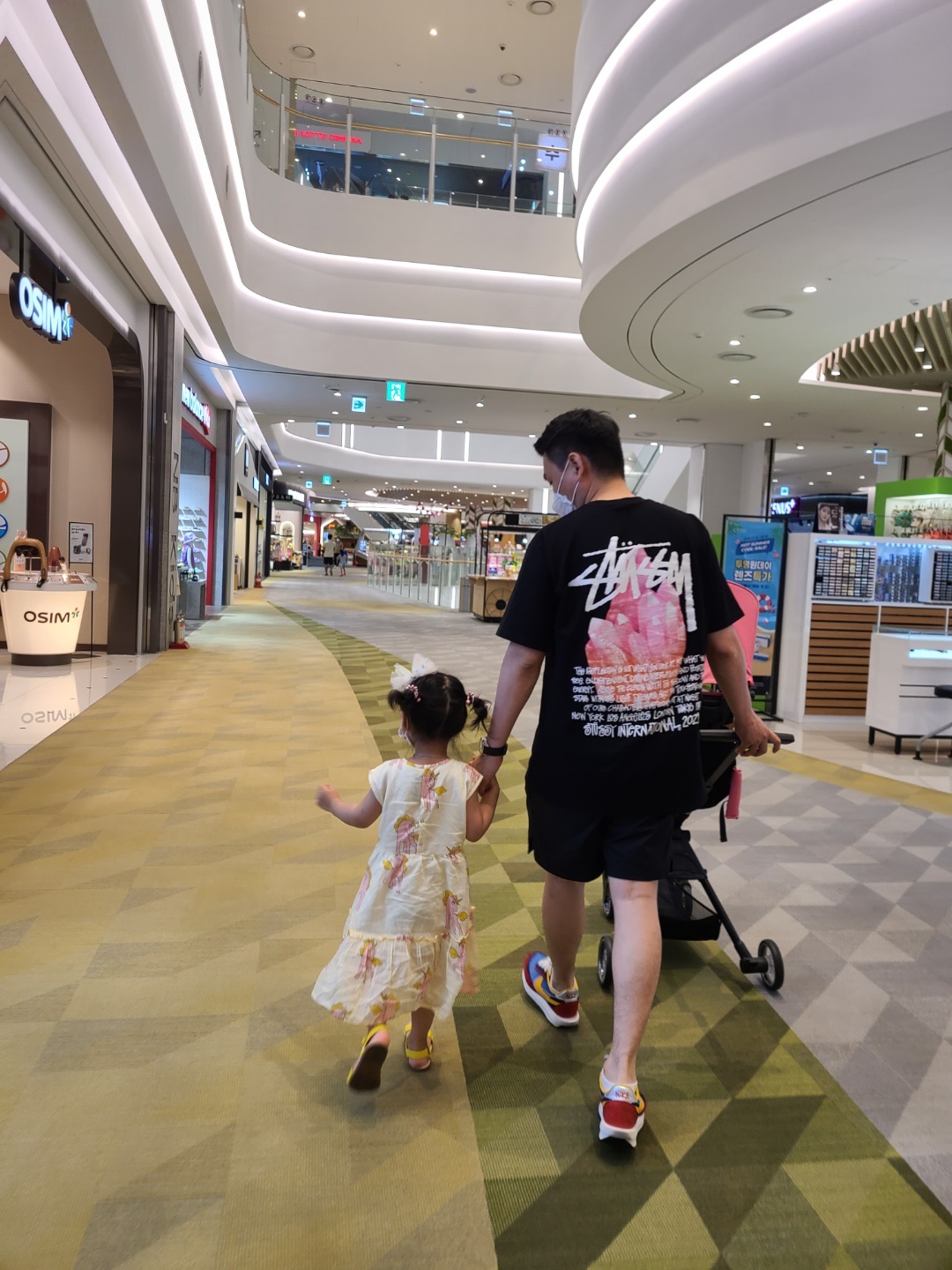 Nike x Sacai LDWaffle Blue Multi, Stussy Reflection T-Shirt Black 착용 스타일 - 1