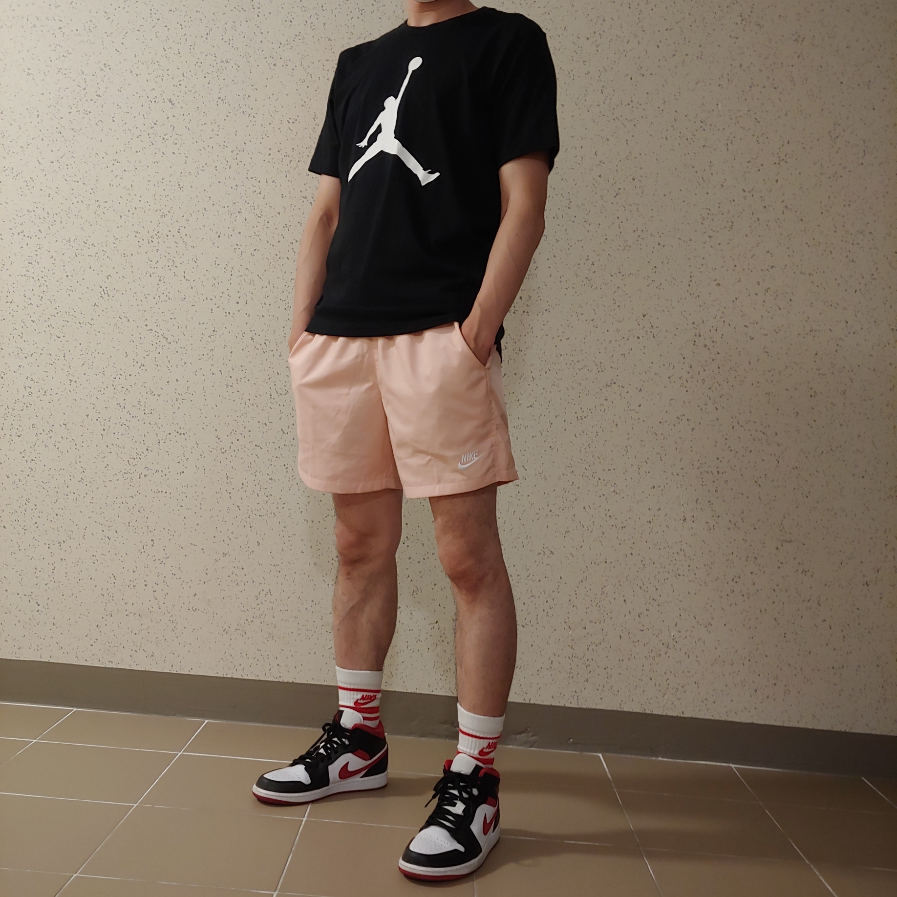 Jordan 1 Mid Gym Red Black White 착용 스타일