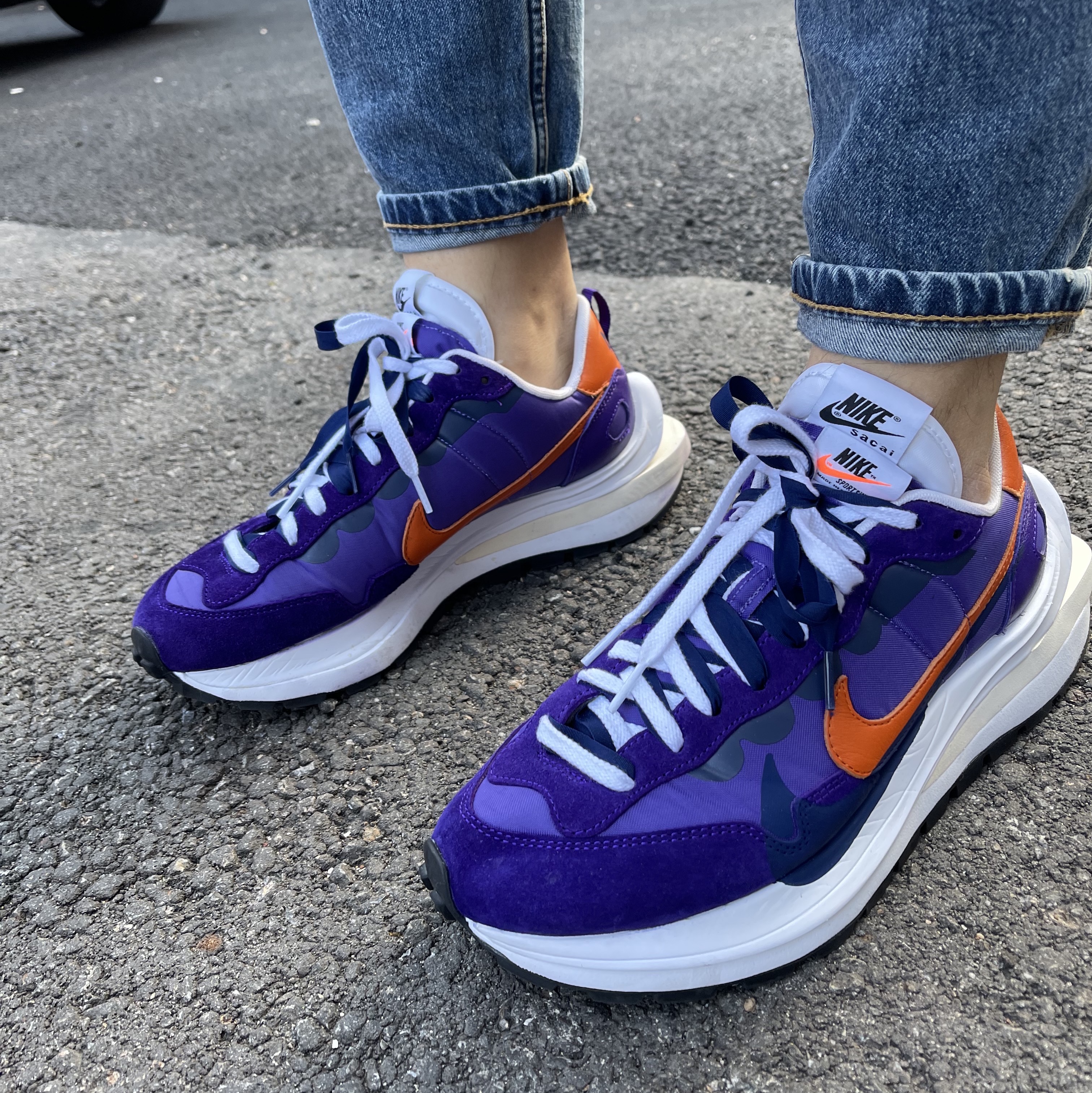 Nike x Sacai VaporWaffle Dark Iris 착용 스타일 - 2