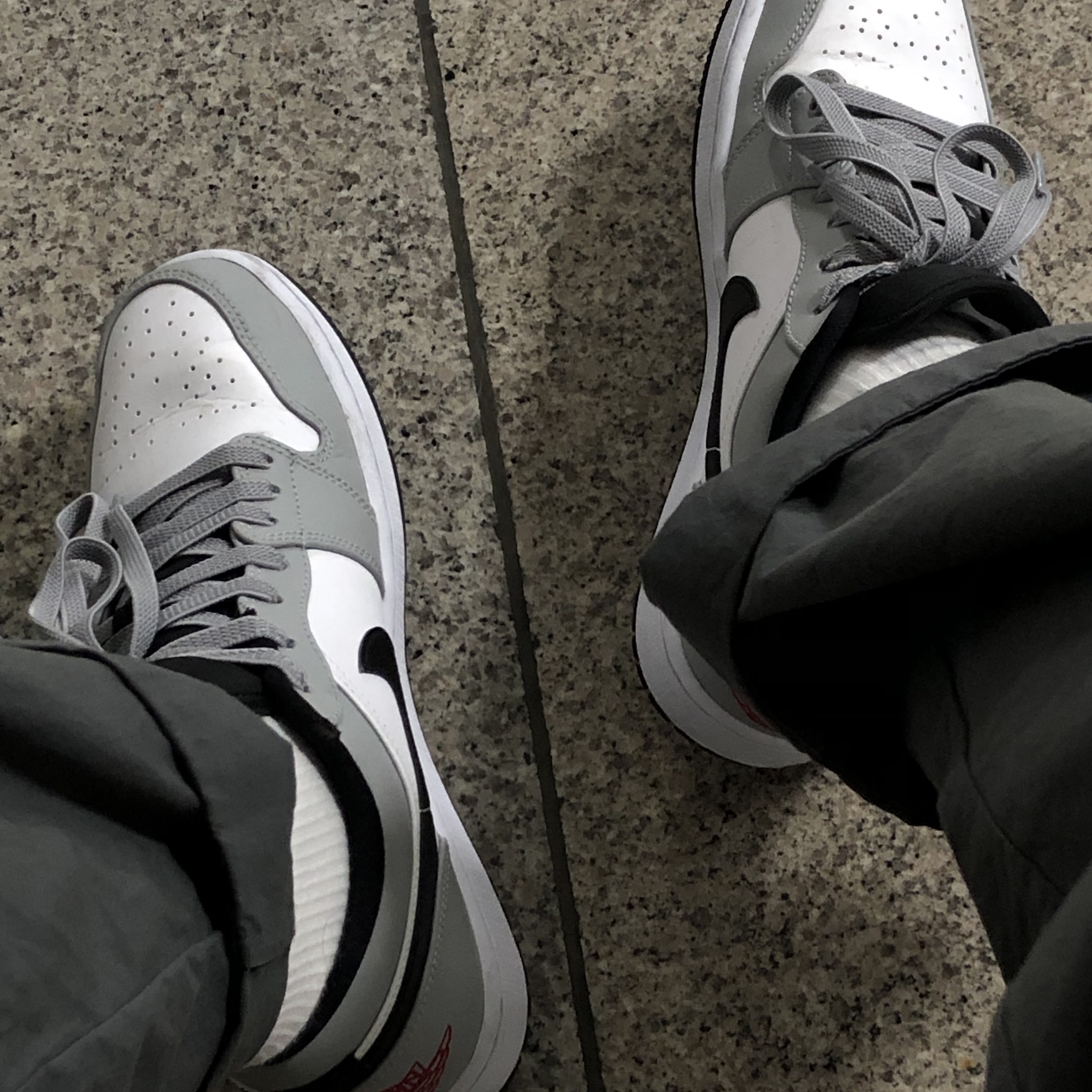 Jordan 1 Low Light Smoke Grey, (GS) Jordan 1 Low Light Smoke Grey 착용 스타일