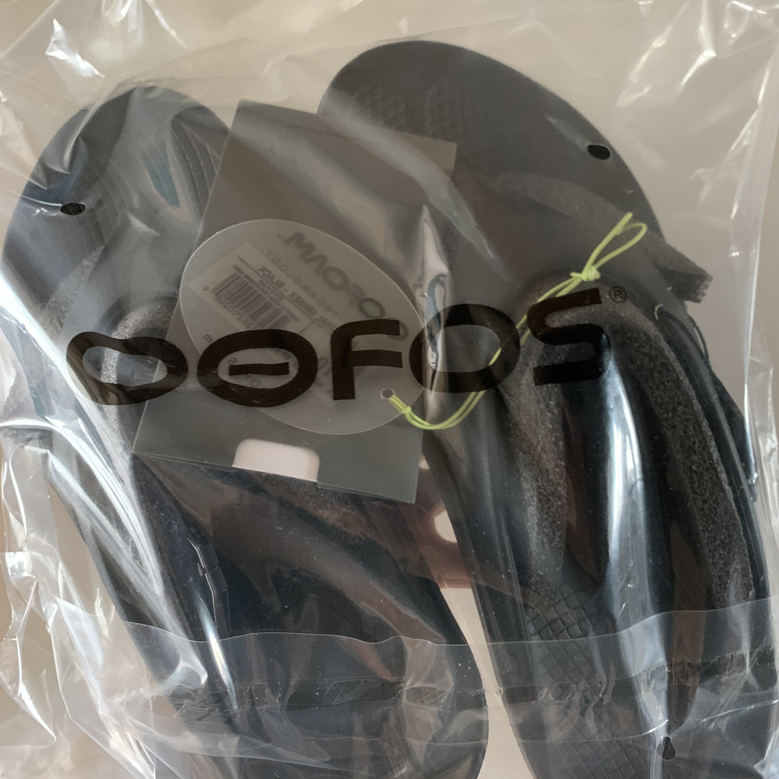 Oofos OOriginal Black 착용 스타일