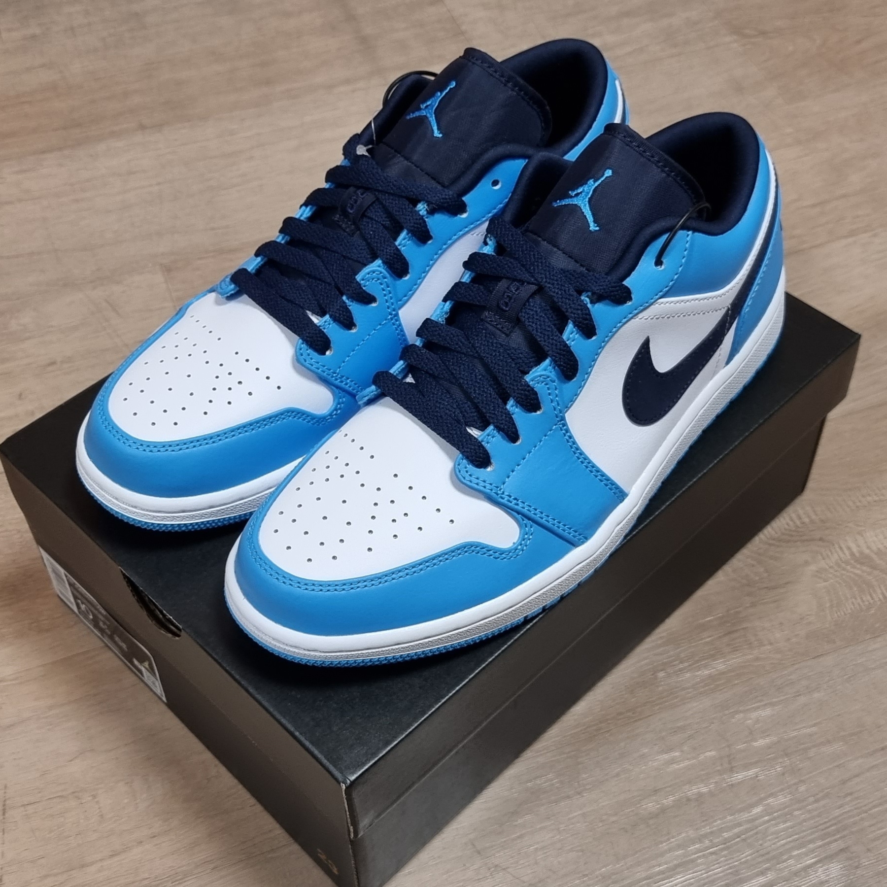 Jordan 1 Low Dark Powder Blue 착용 스타일 - 1