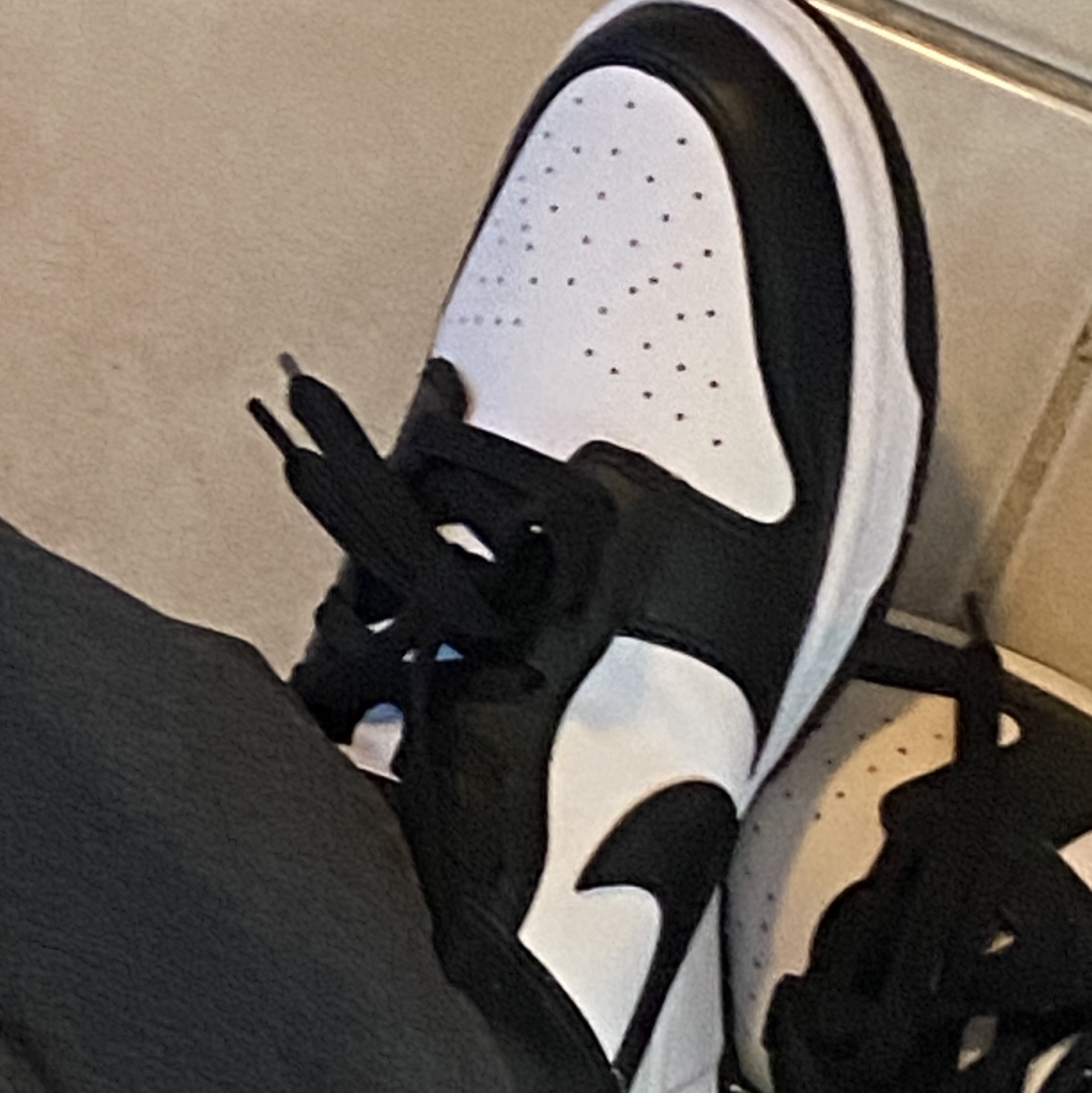 Nike Dunk Low Retro Black 착용 스타일 - 3