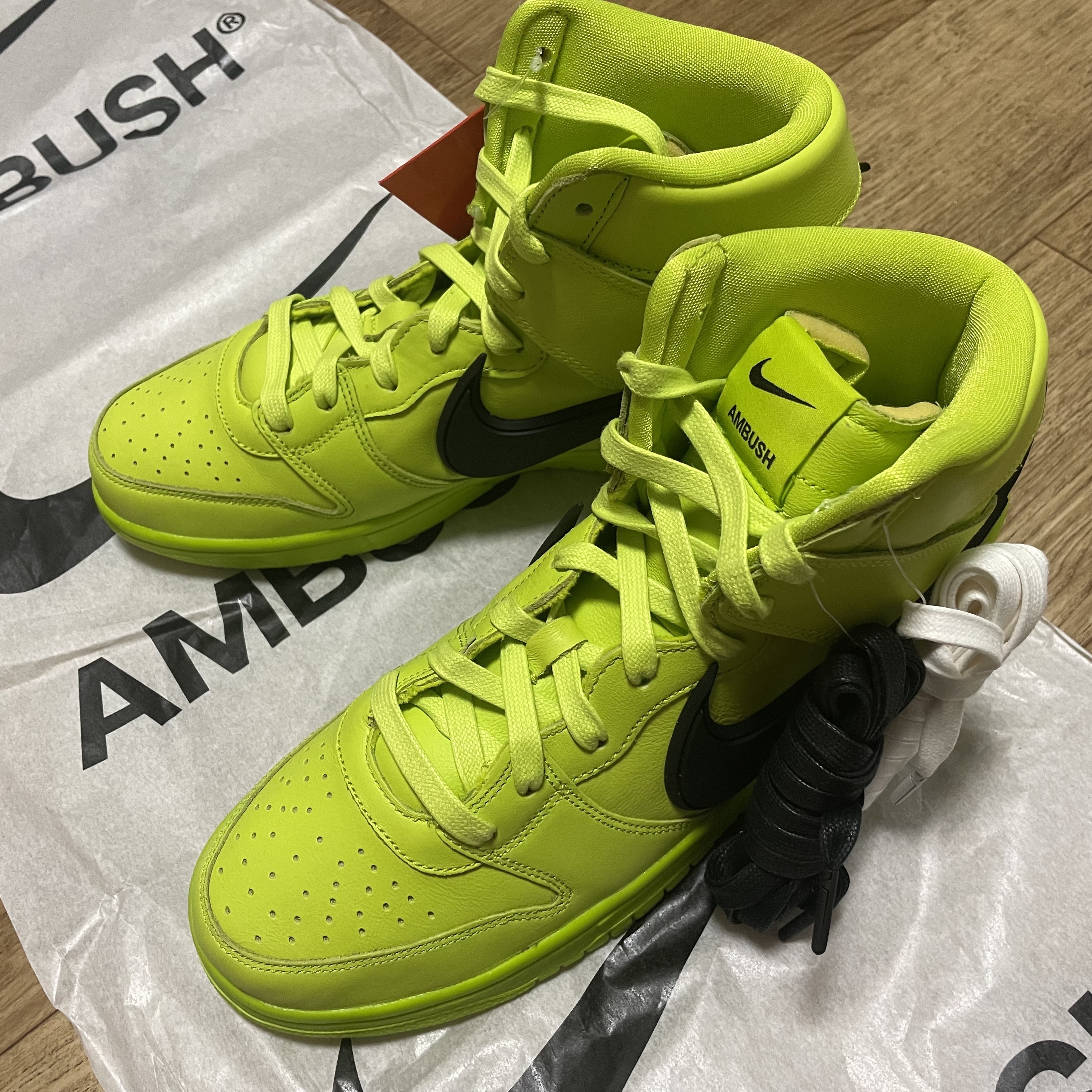 Nike x Ambush Dunk High Flash Lime 착용 스타일 - 2