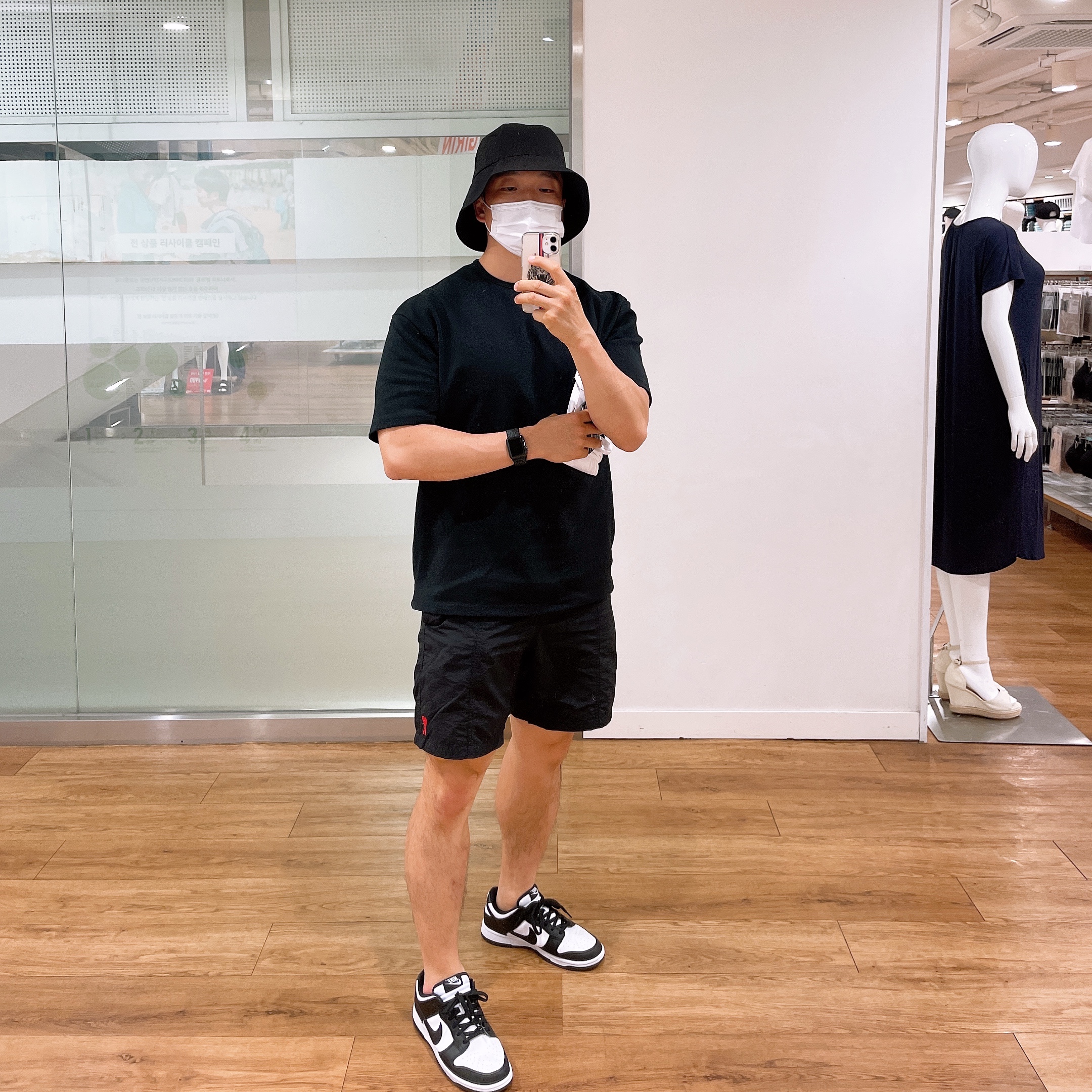 Nike Dunk Low Retro Black 착용 스타일