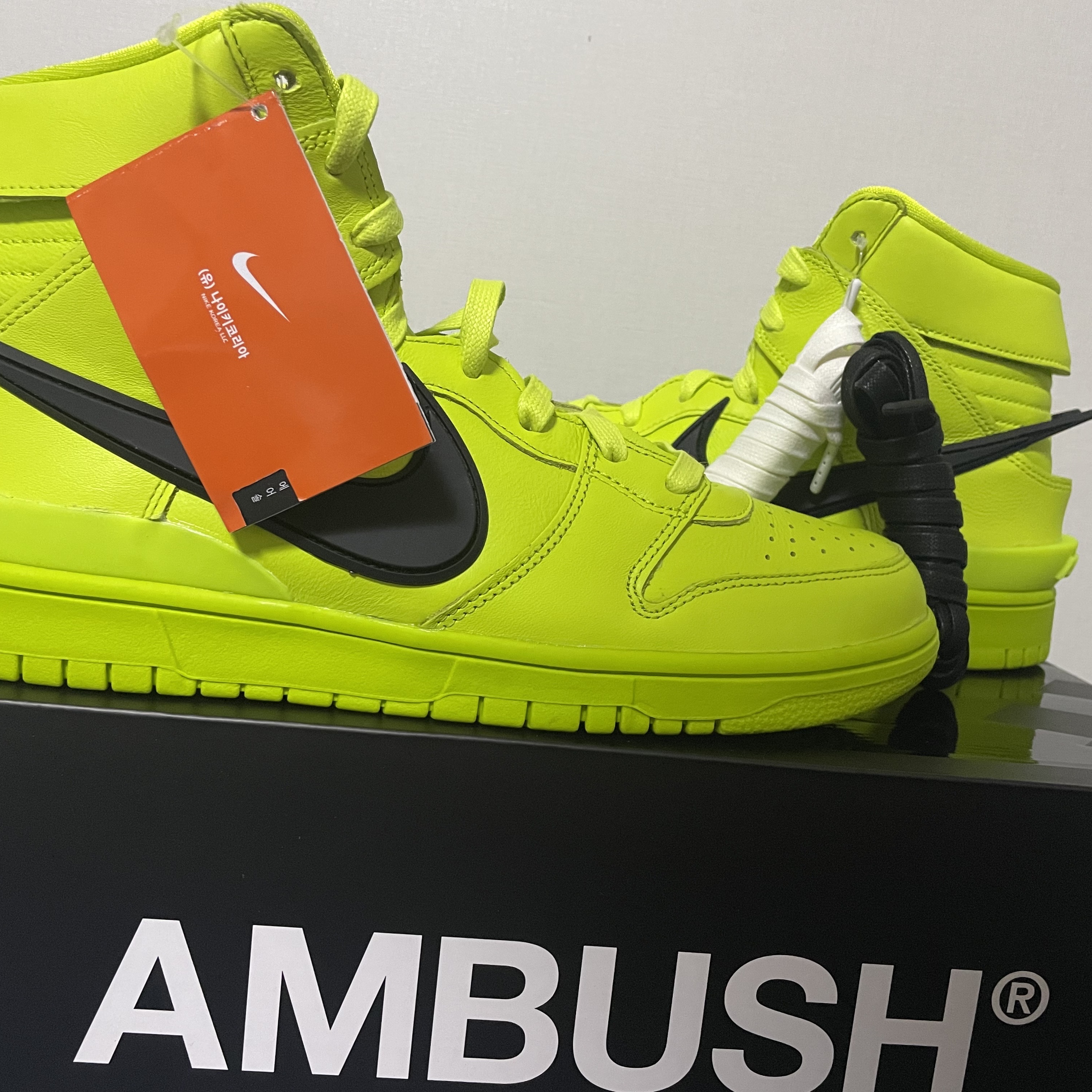 Nike x Ambush Dunk High Flash Lime 착용 스타일