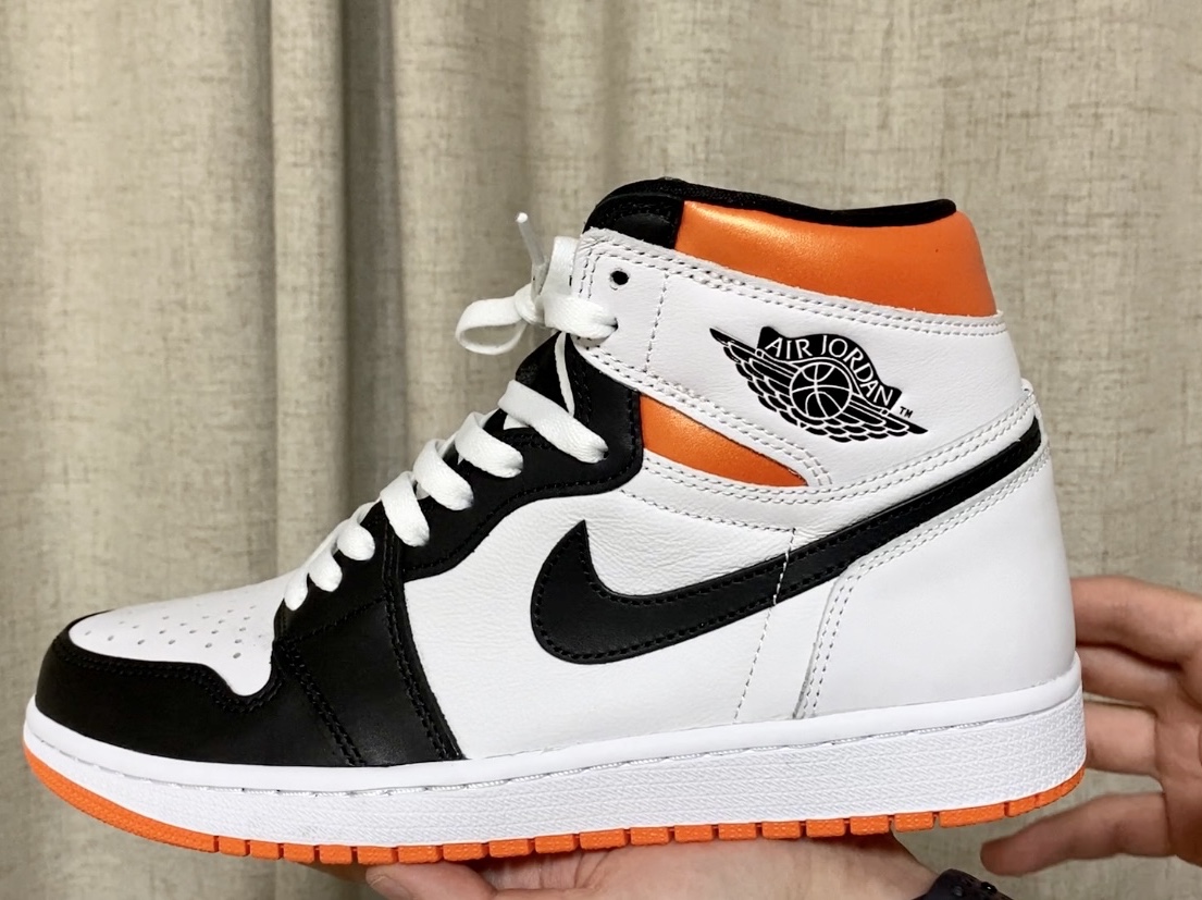 Jordan 1 Retro High OG Electro Orange 착용 스타일 - 2