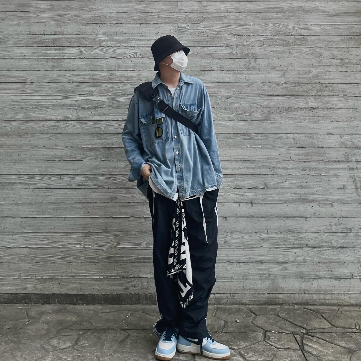 Nike Air Force 1 Low Blue Cap Obsidian Gum 착용 스타일 - 3