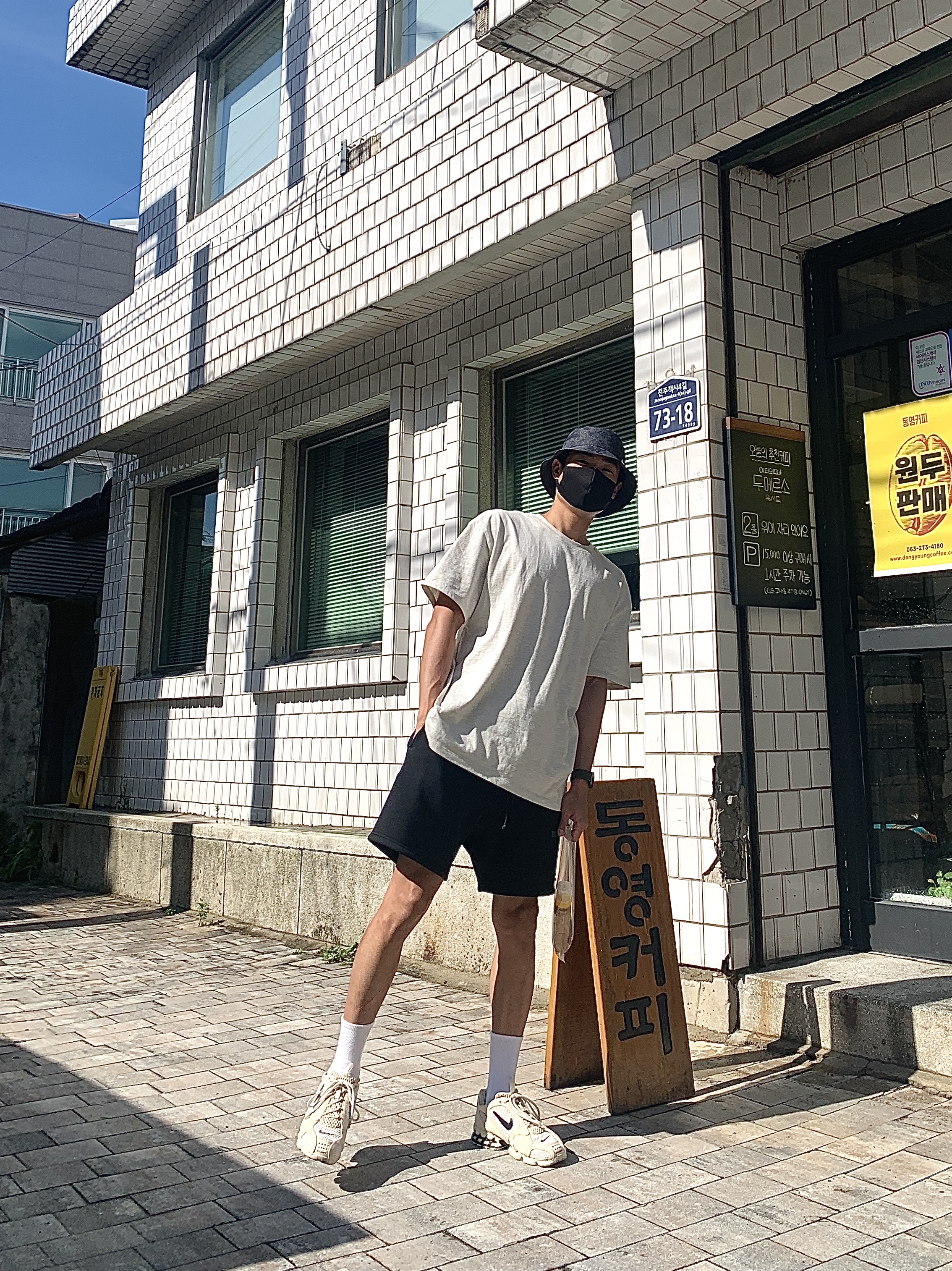 Nike NRG Bucket Hat Black, Nike x Stussy Air Zoom Spiridon Cage 2 Fossil 착용 스타일