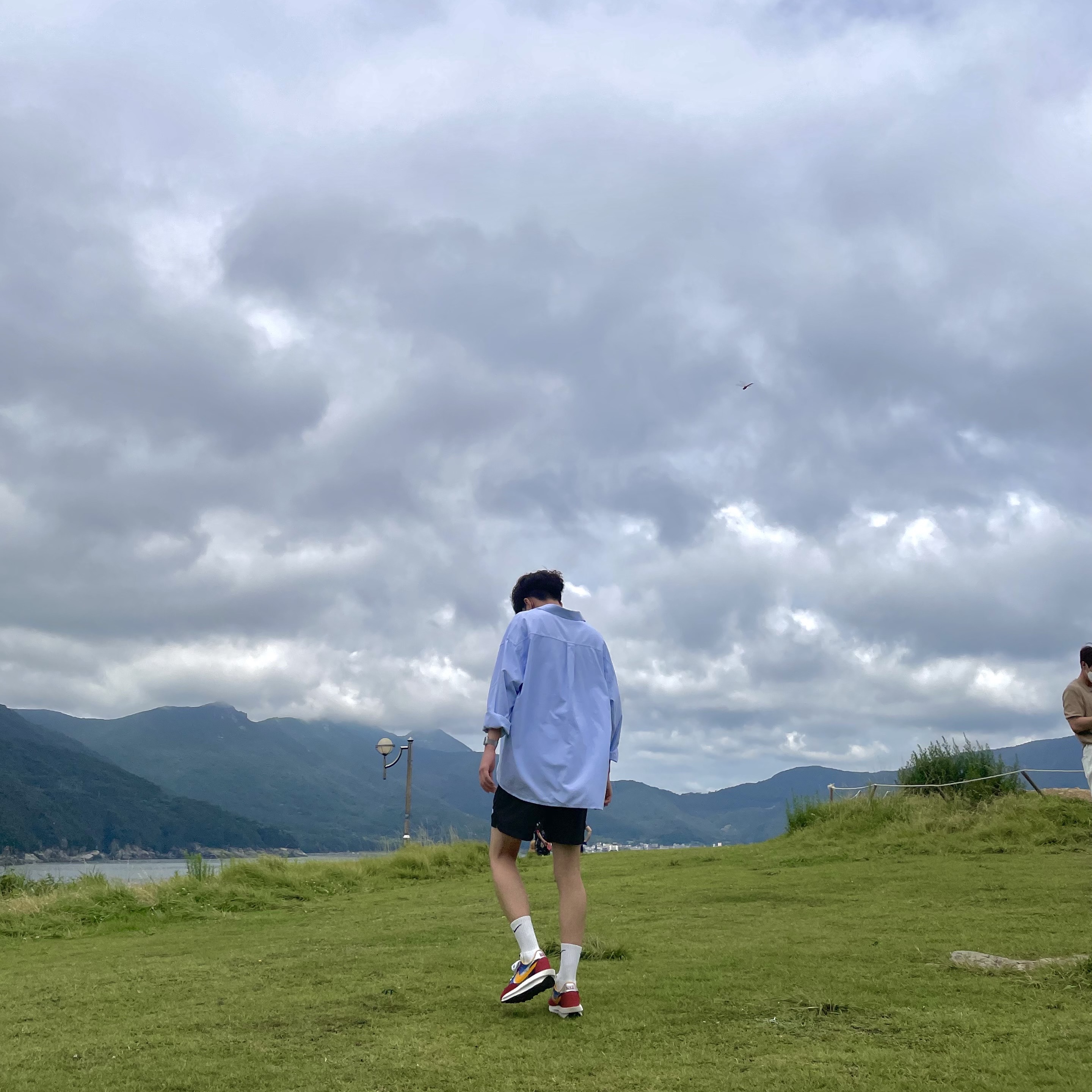 Nike x Sacai LDWaffle Blue Multi 착용 스타일