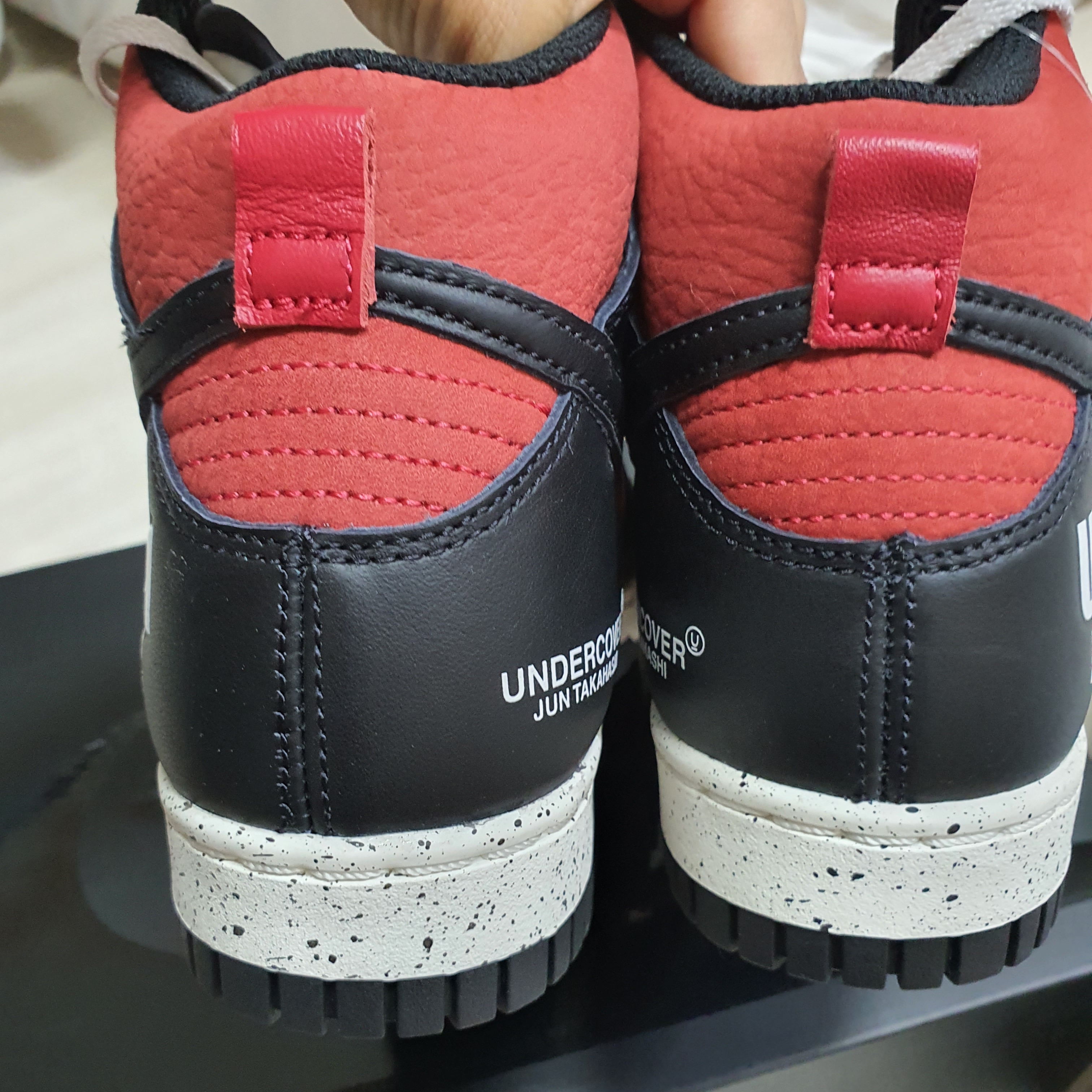 Nike x Undercover Dunk High 1985 Gym Red 착용 스타일 - 3