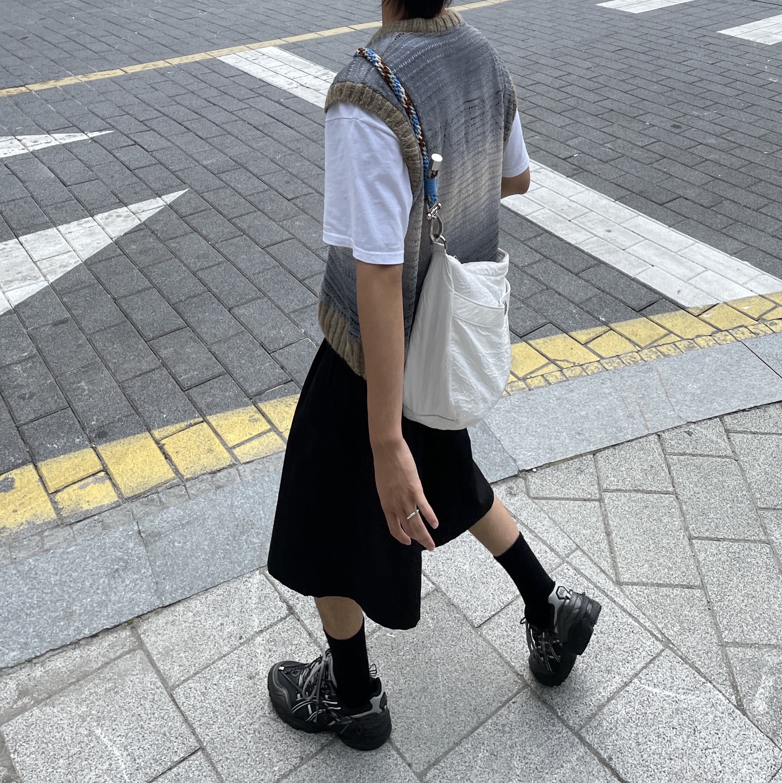 Asics x Andersson Bell Gel-1090 Black Silver 착용 스타일