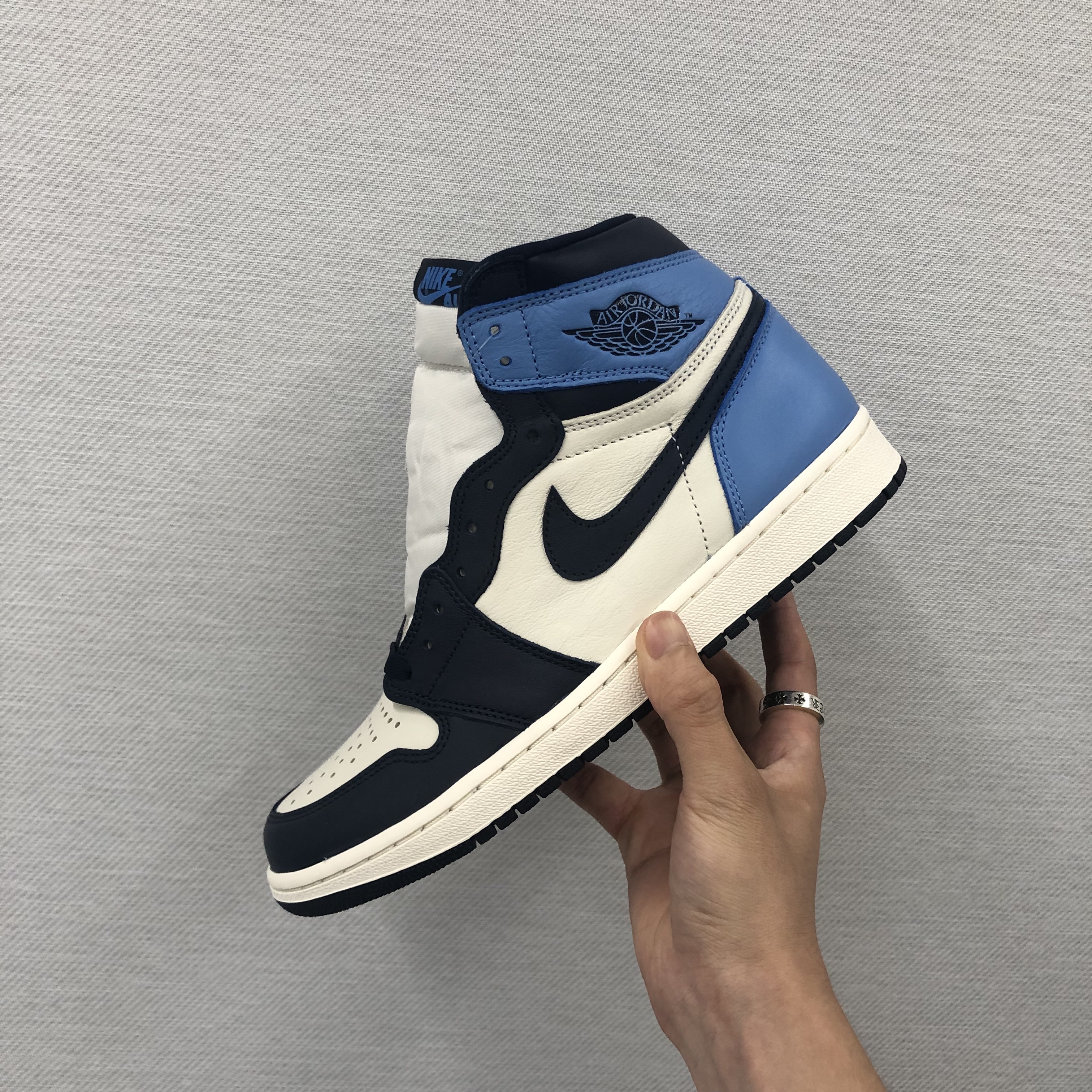 Jordan 1 Retro High Obsidian UNC 착용 스타일