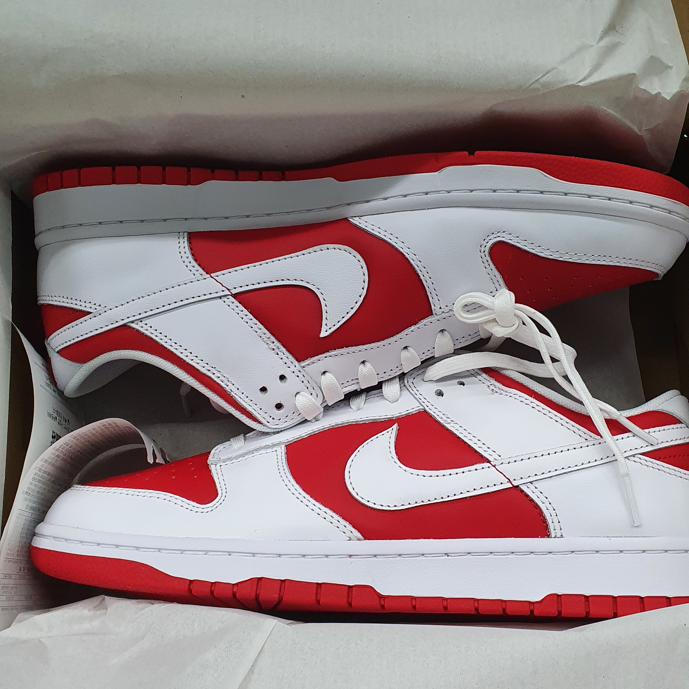 Nike Dunk Low Retro Championship Red 착용 스타일