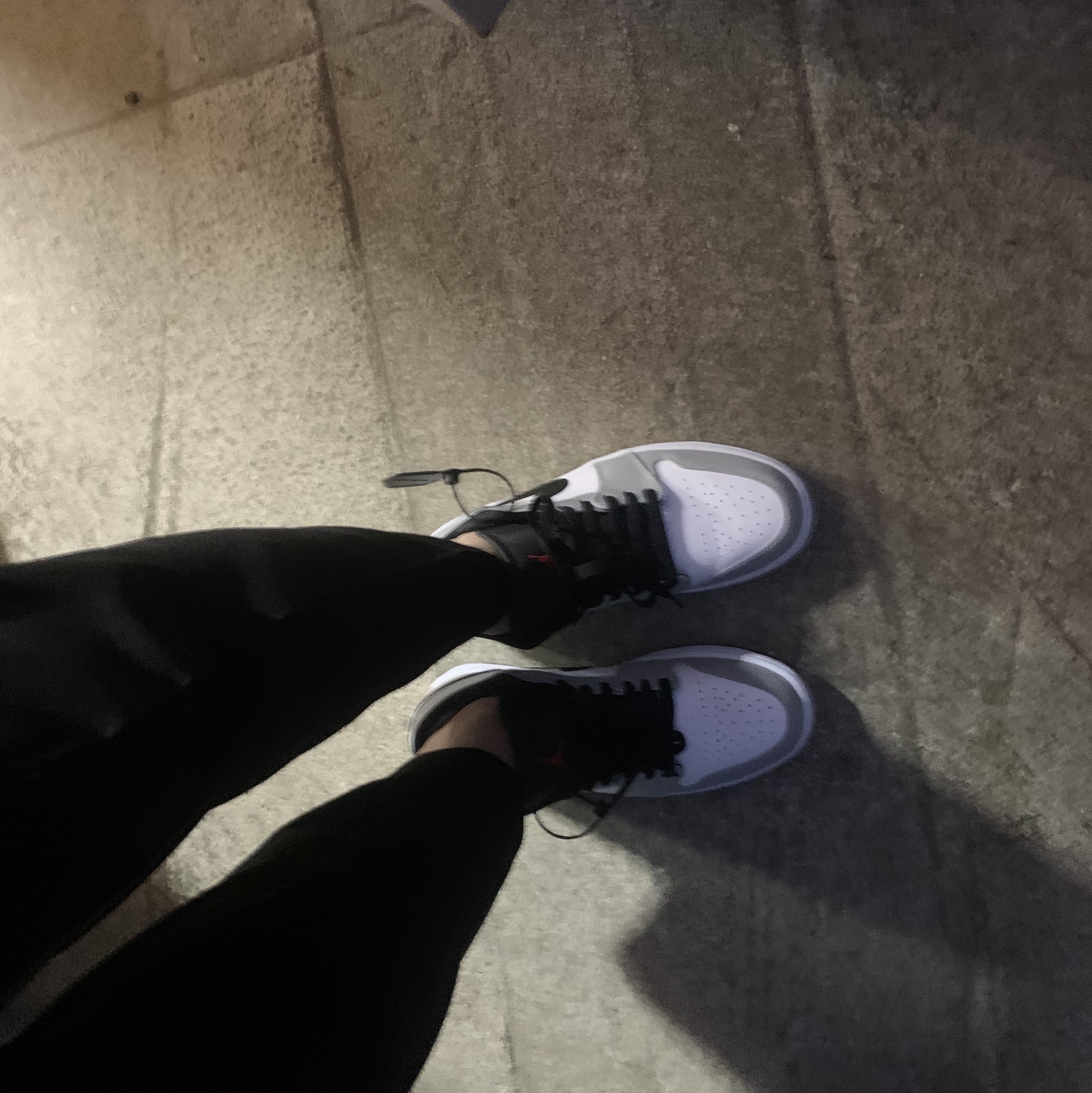 Jordan 1 Low Light Smoke Grey 착용 스타일 - 2