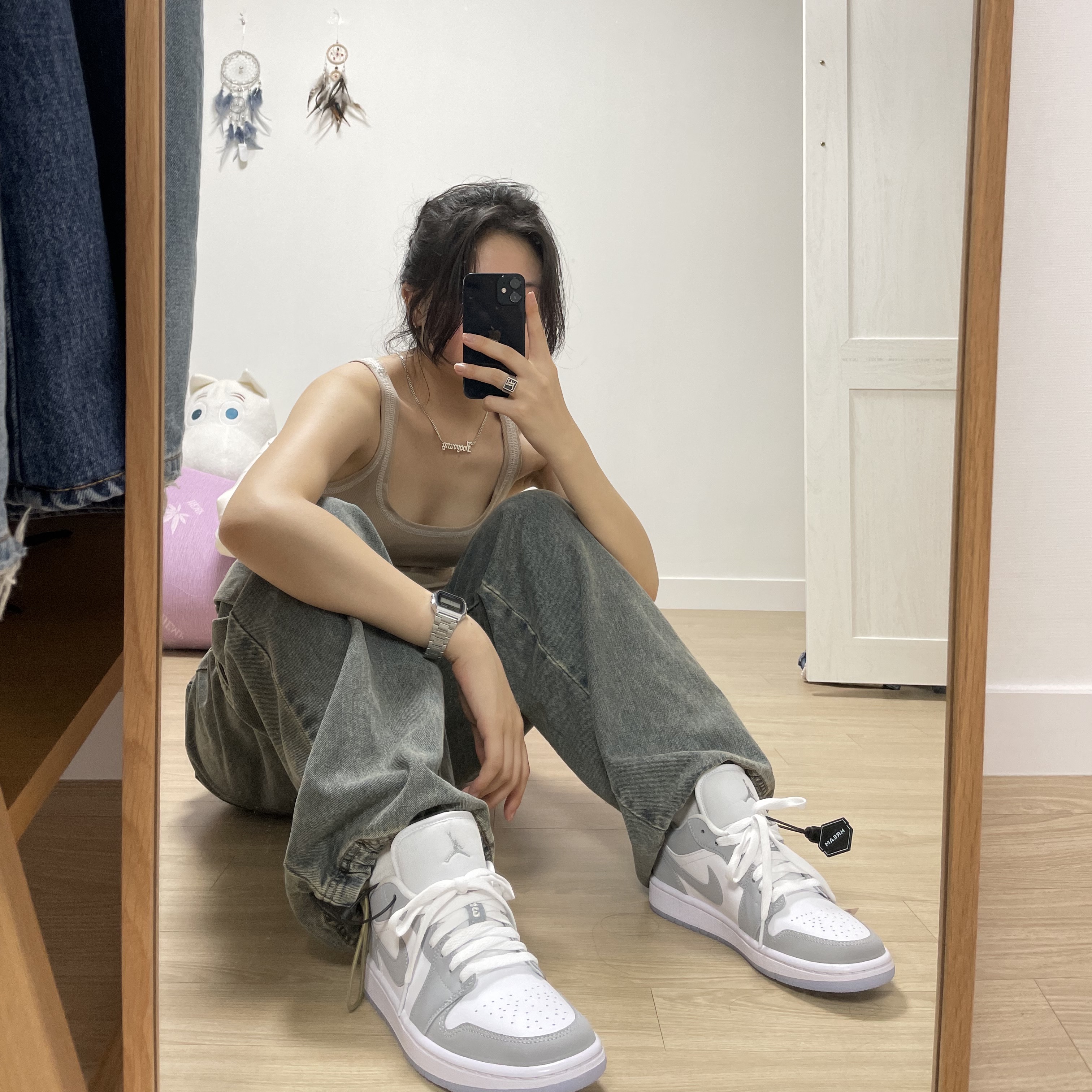 (W) Jordan 1 Low White Wolf Grey 착용 스타일 - 1