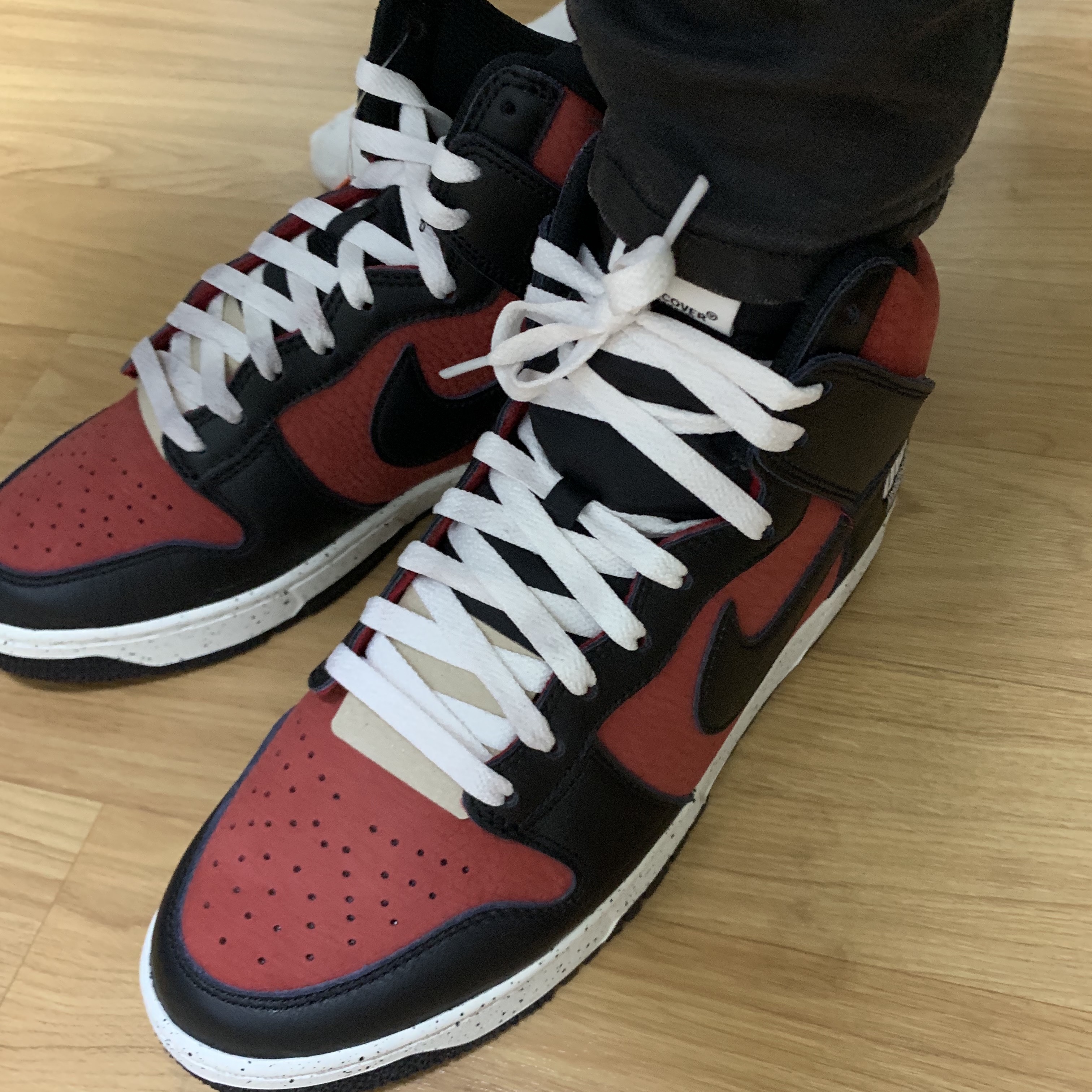 Nike x Undercover Dunk High 1985 Gym Red 착용 스타일 - 1