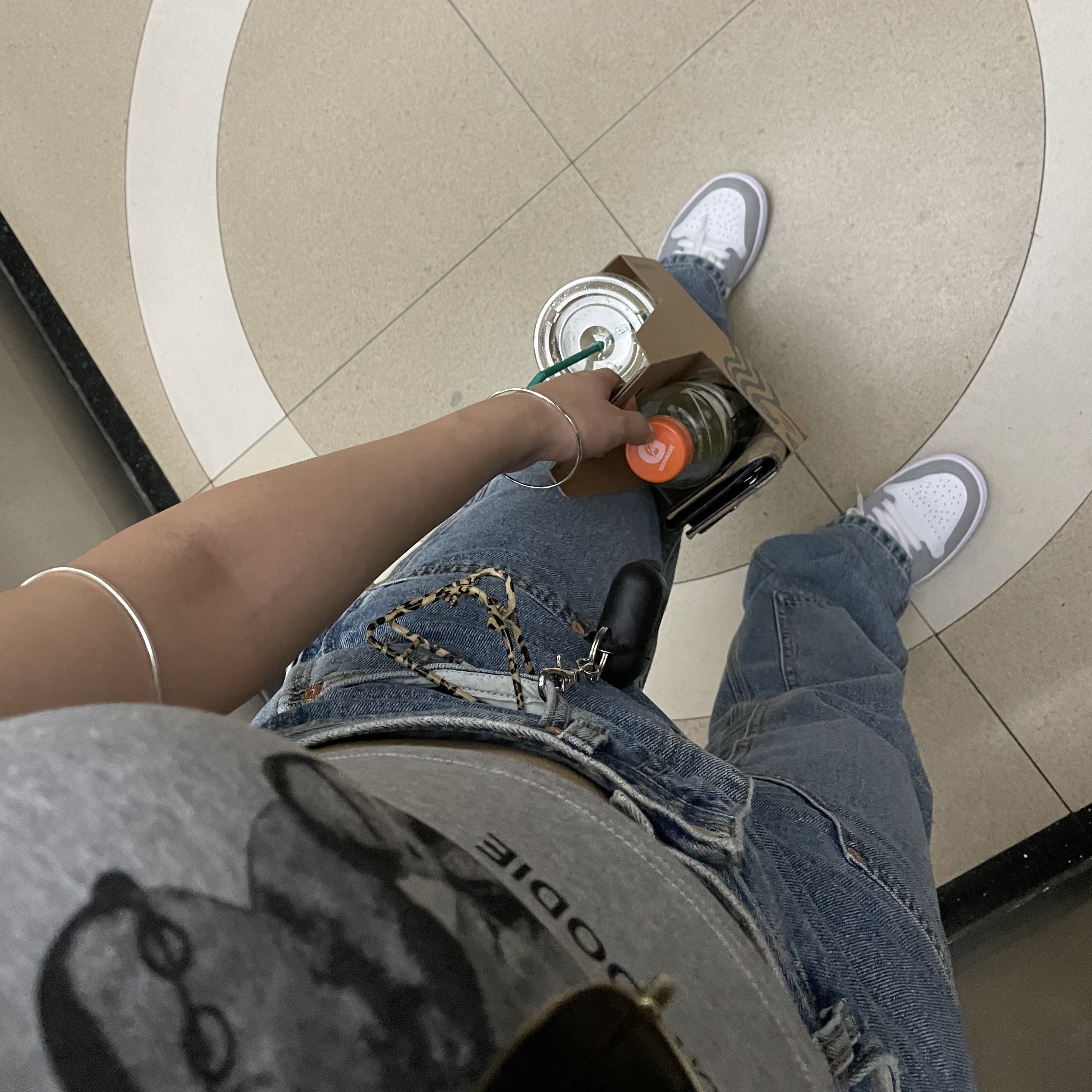 (W) Jordan 1 Low White Wolf Grey 착용 스타일 - 2