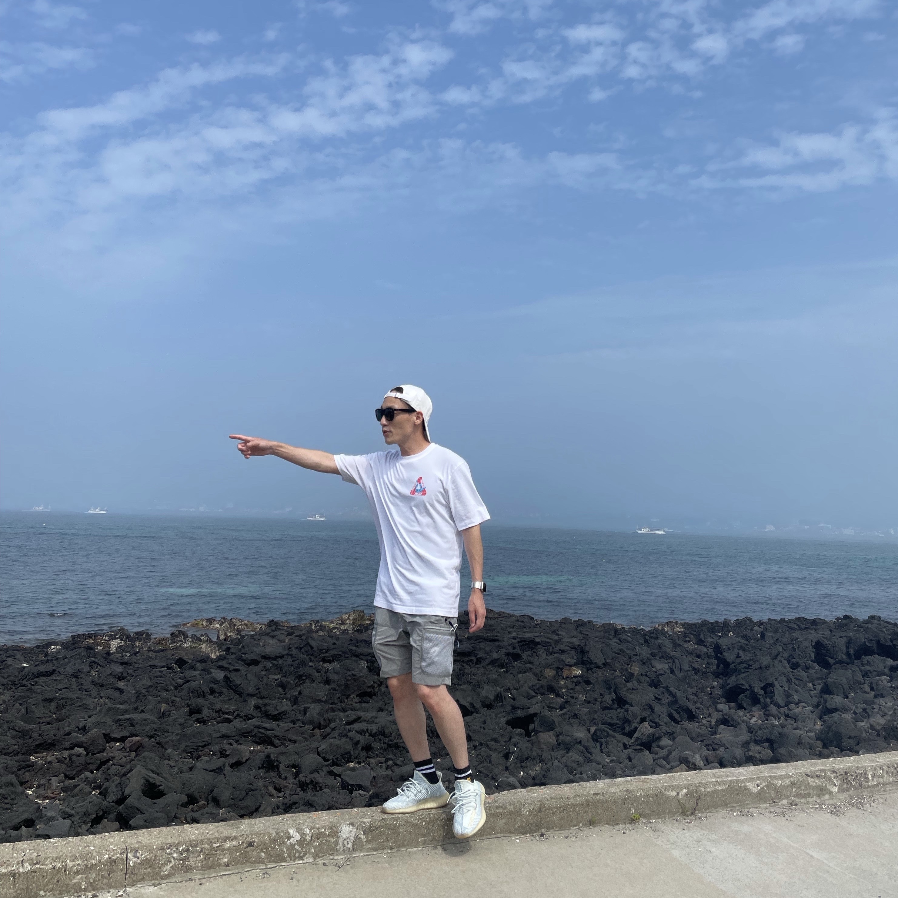 Adidas Yeezy Boost 350 V2 Cloud White - Non-Reflective, Palace Mesh Pocket Shell Shorts Grey - 21SS 착용 스타일