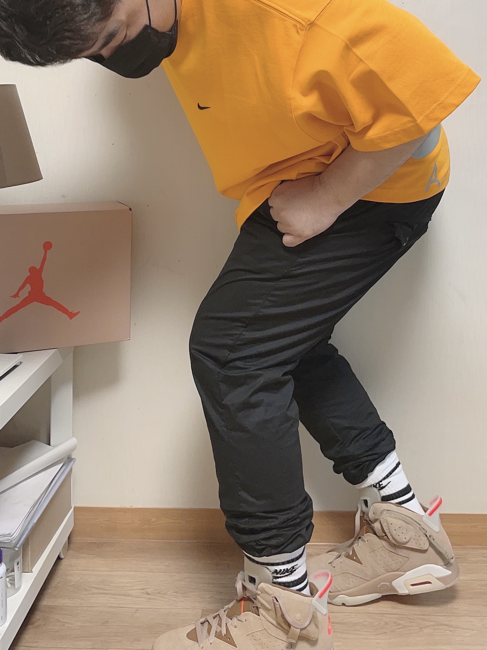 Nike x Kim Jones Oversized T-Shirt Circuit Orange - US/EU, Jordan 6 x Travis Scott Retro SP British Khaki 착용 스타일