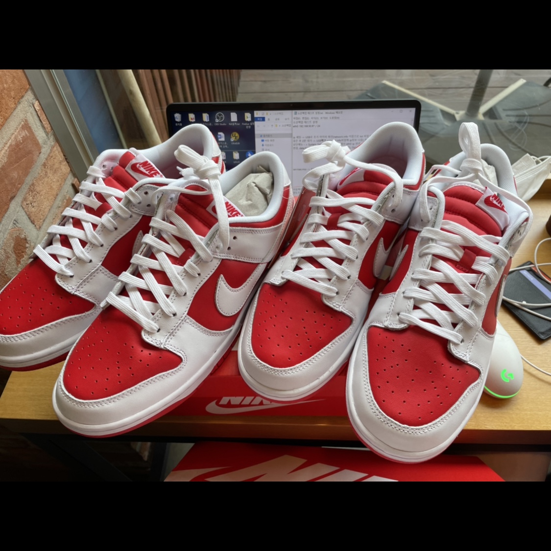 Nike Dunk Low Retro Championship Red 착용 스타일