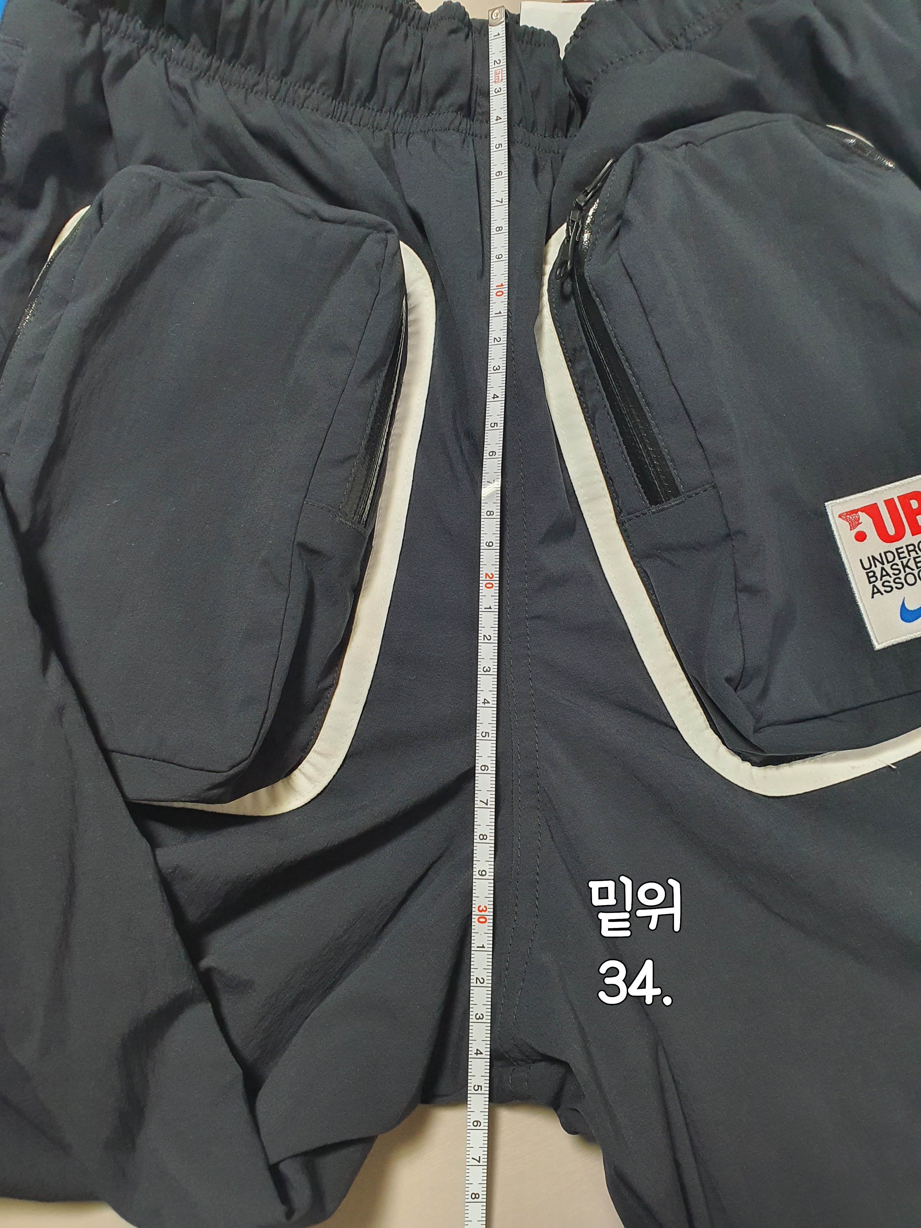 Nike x Undercover NRG Track Suit Black - Asia, Jordan Zion Reversible Bucket Hat Black 착용 스타일 - 1