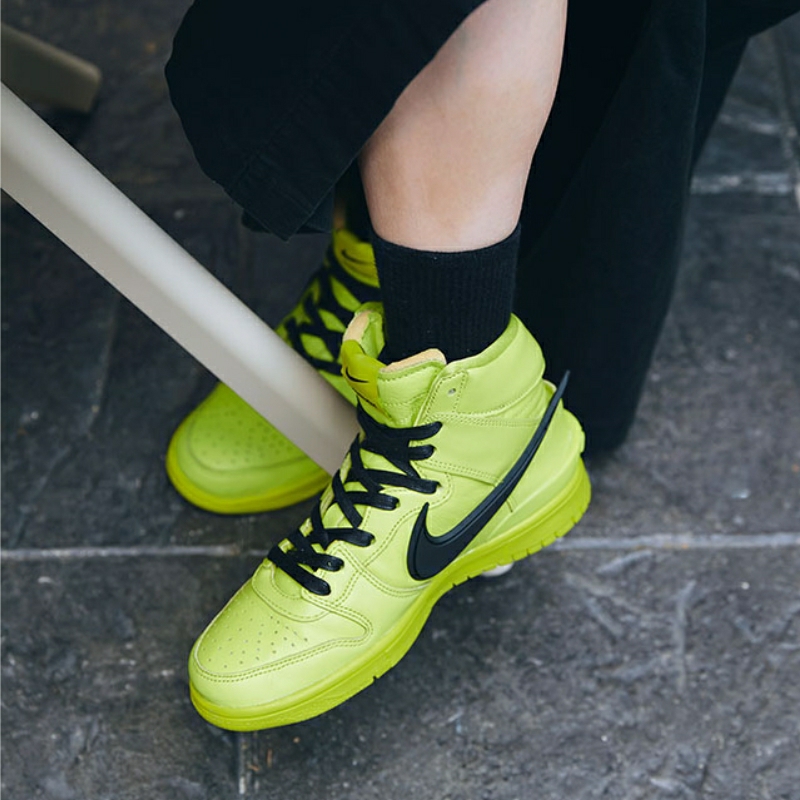 Nike x Ambush Dunk High Flash Lime 착용 스타일 - 2