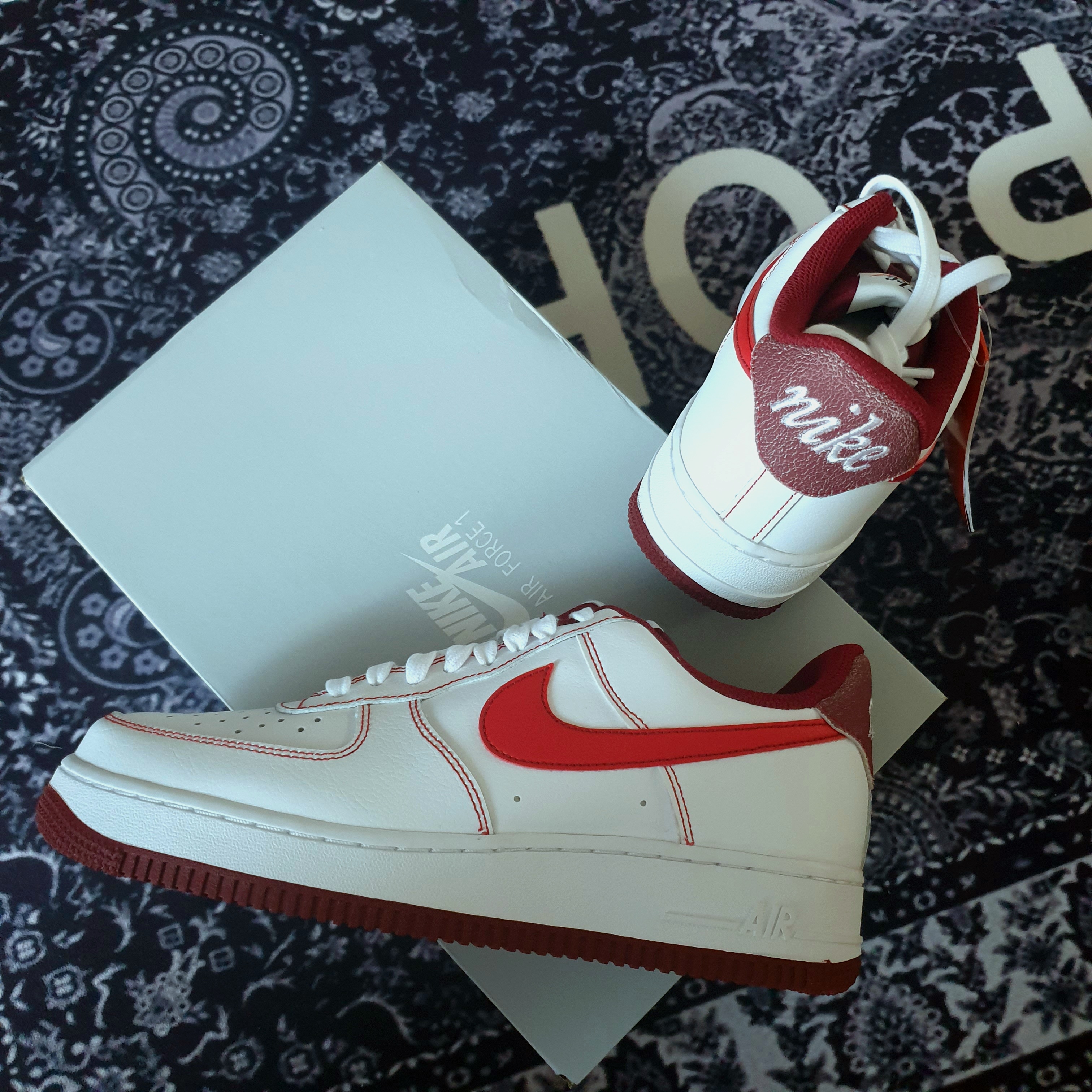 Nike Air Force 1 '07 First Use White Team Red 착용 스타일