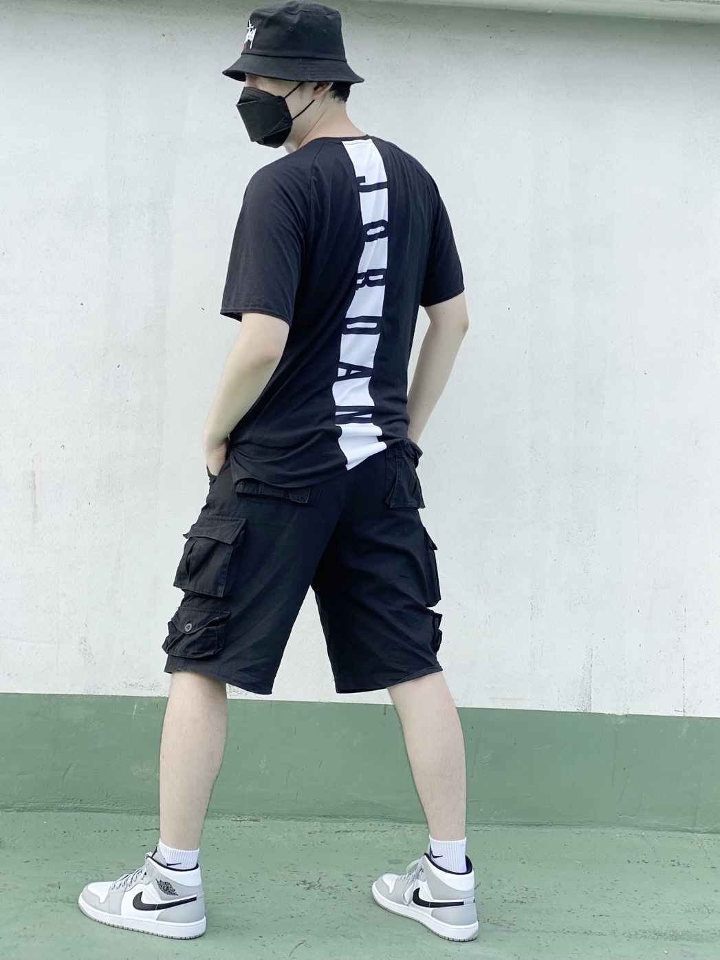 Jordan 1 Mid Light Smoke Grey 착용 스타일