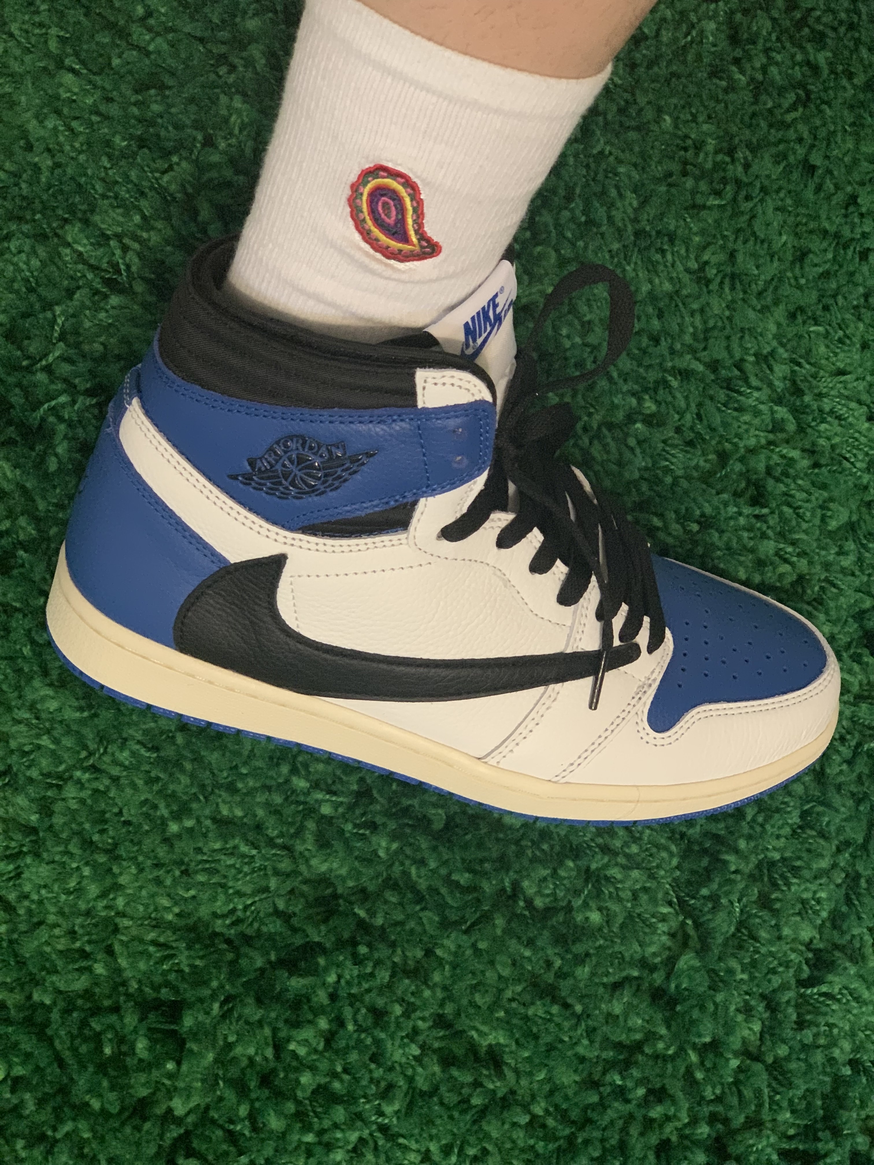 Jordan 1 x Travis Scott x Fragment Retro High OG SP Military Blue, Jordan 1 x Travis Scott Retro High OG SP Mocha 착용 스타일 - 3