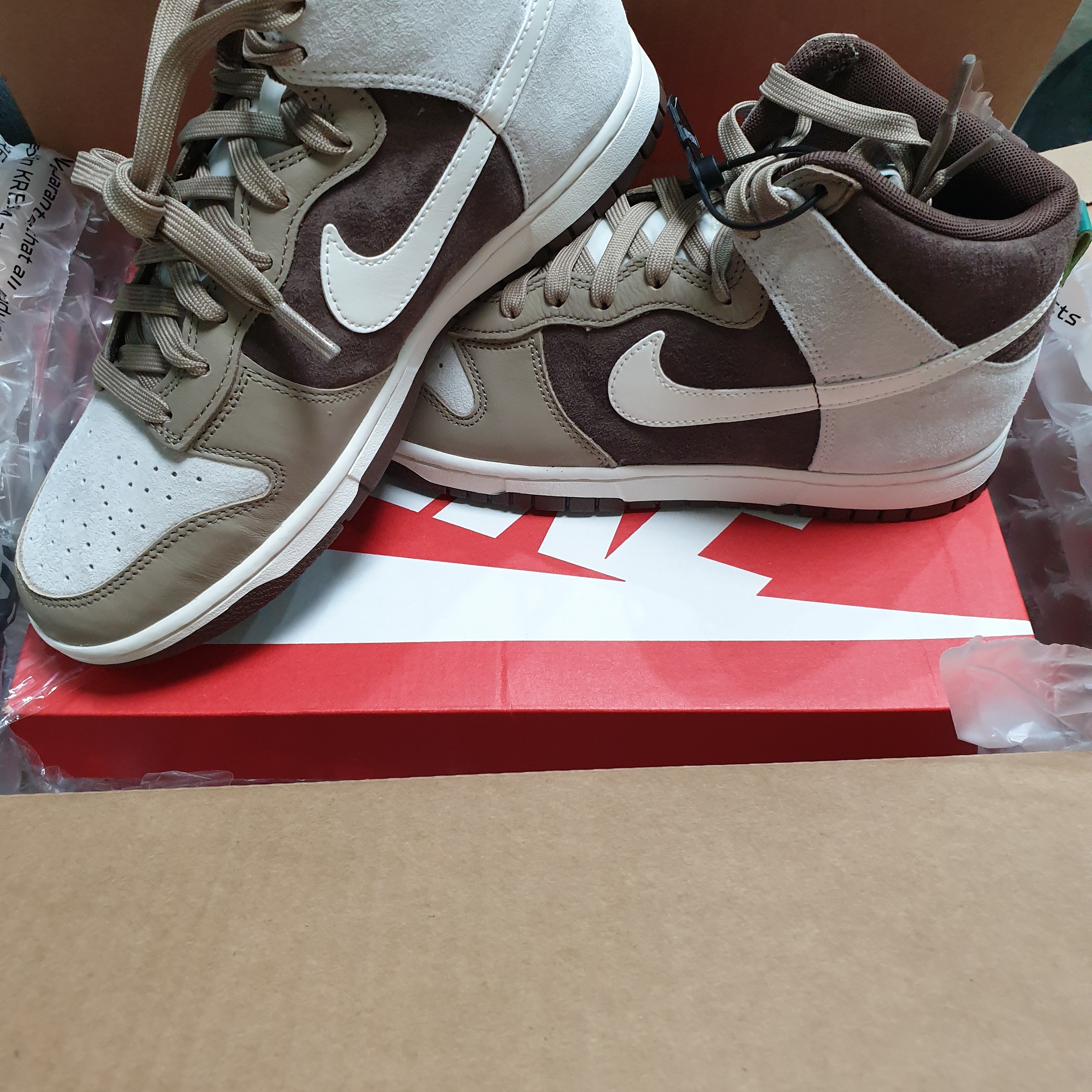 Nike Dunk High Retro PRM Light Chocolate 착용 스타일 - 2