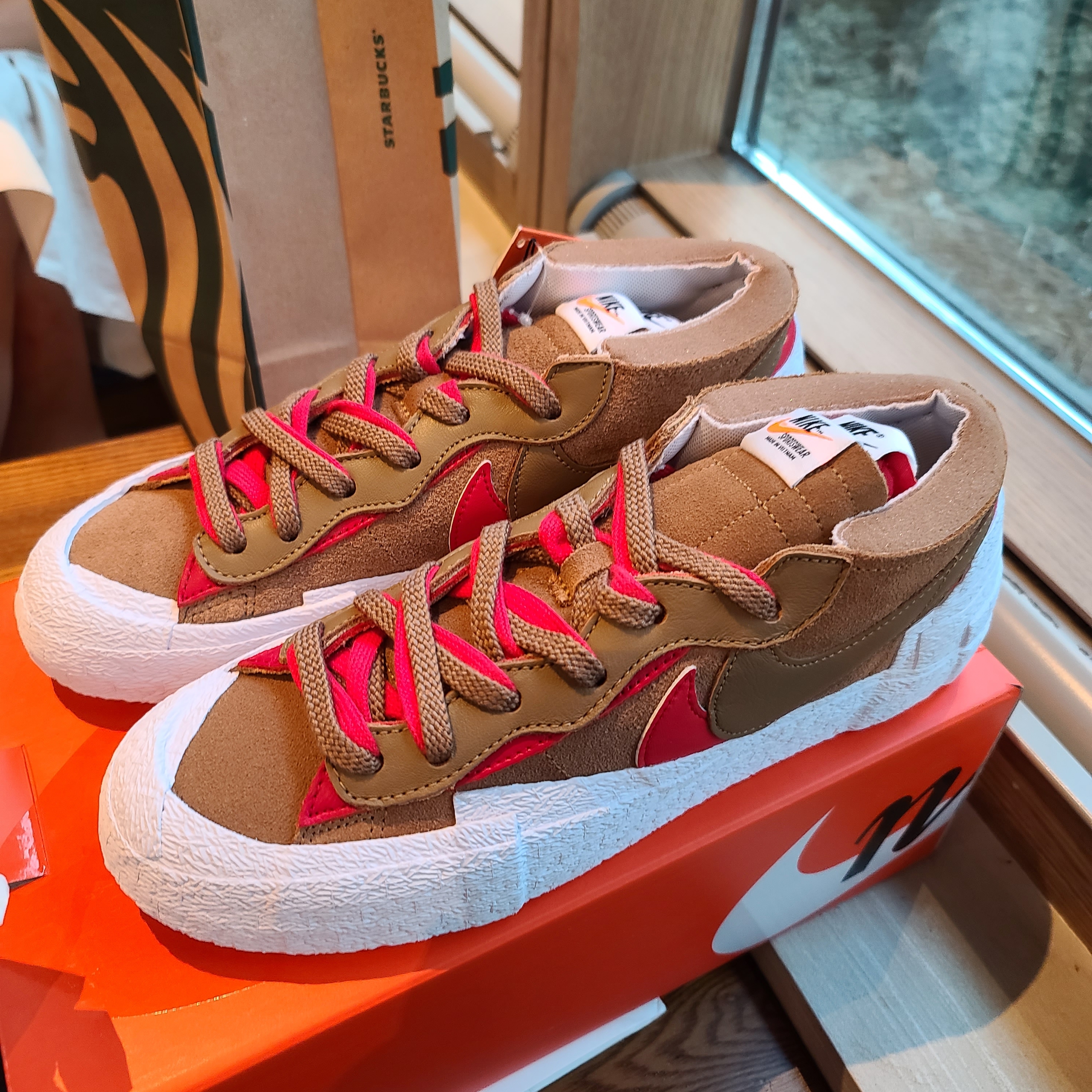 Nike x Sacai Blazer Low British Tan 착용 스타일