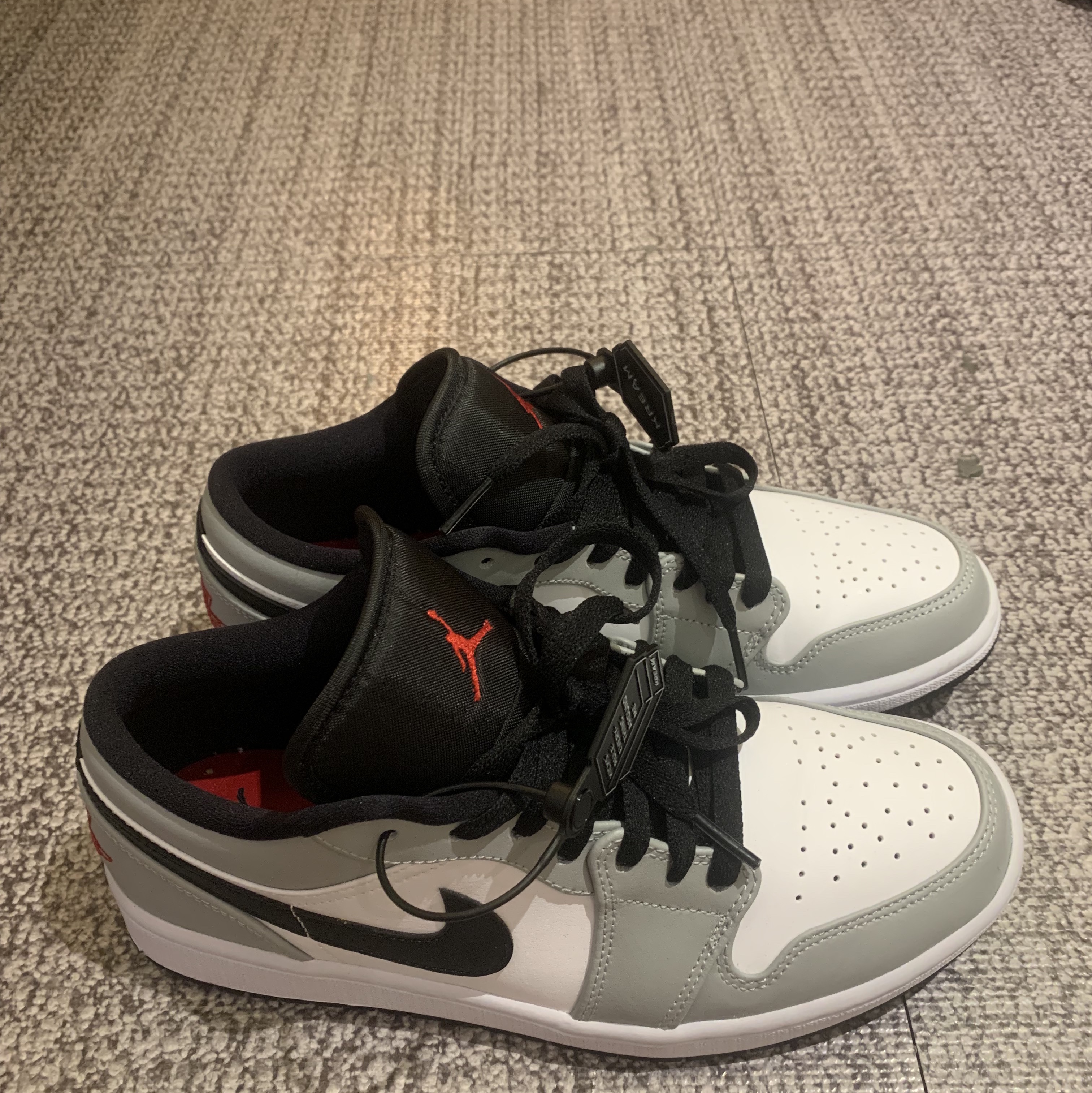 Jordan 1 Low Light Smoke Grey 착용 스타일 - 1