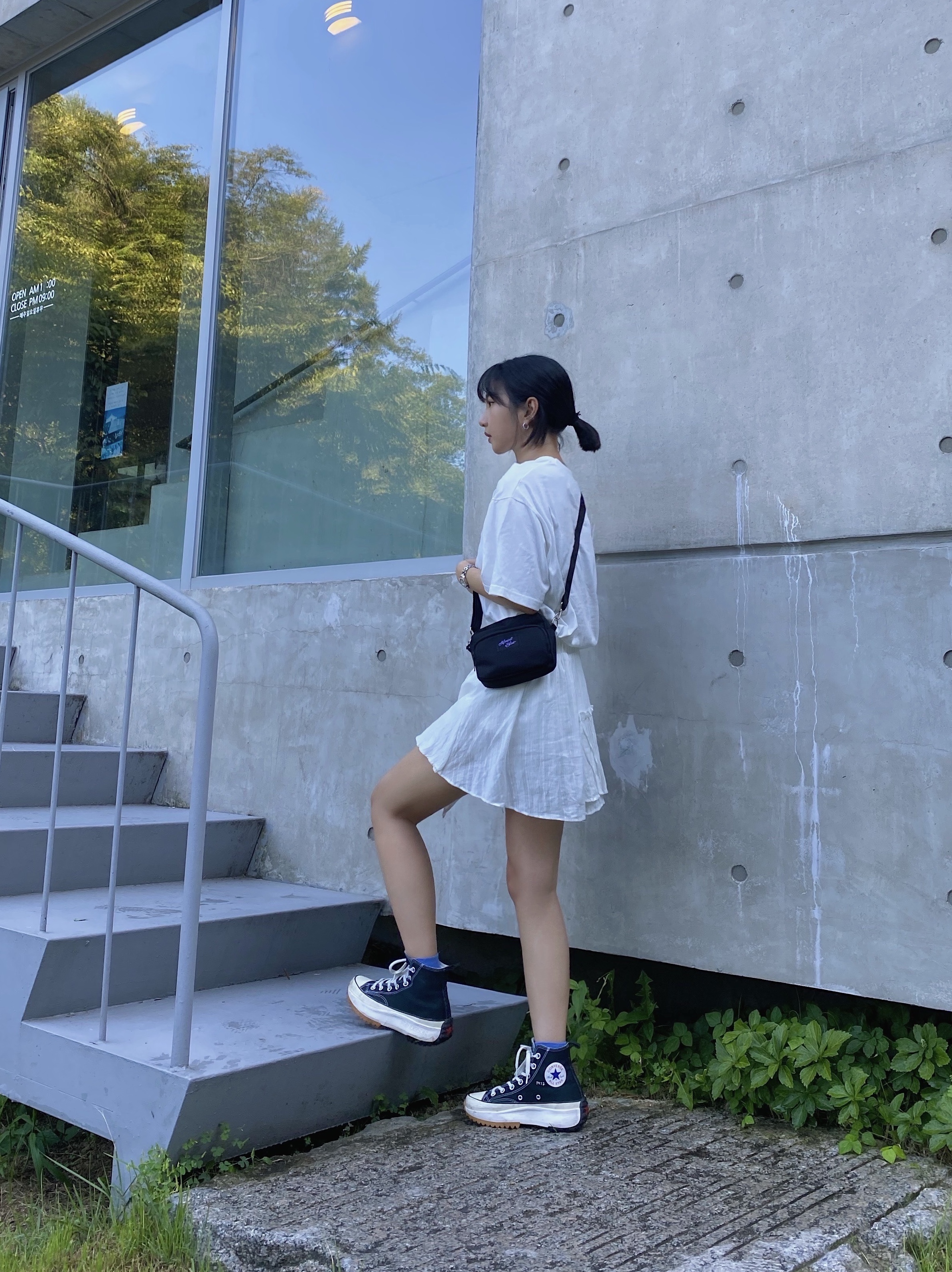 Converse x JW Anderson Run Star Hike Hi Black 착용 스타일 - 3
