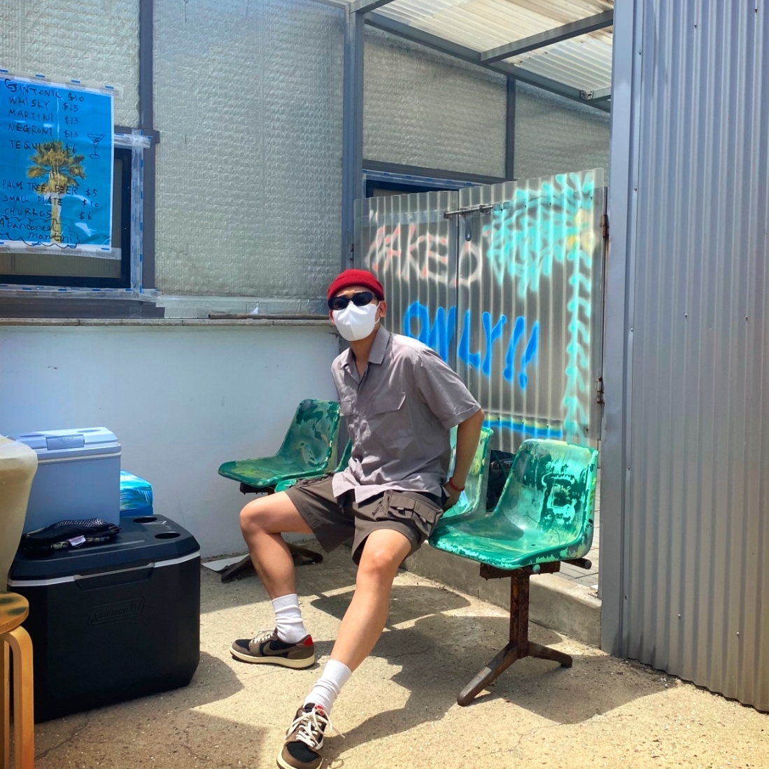 Jordan 1 x Travis Scott Retro Low OG SP Mocha, Nike ACG Cargo Shorts Ironstone - Asia 착용 스타일 - 1