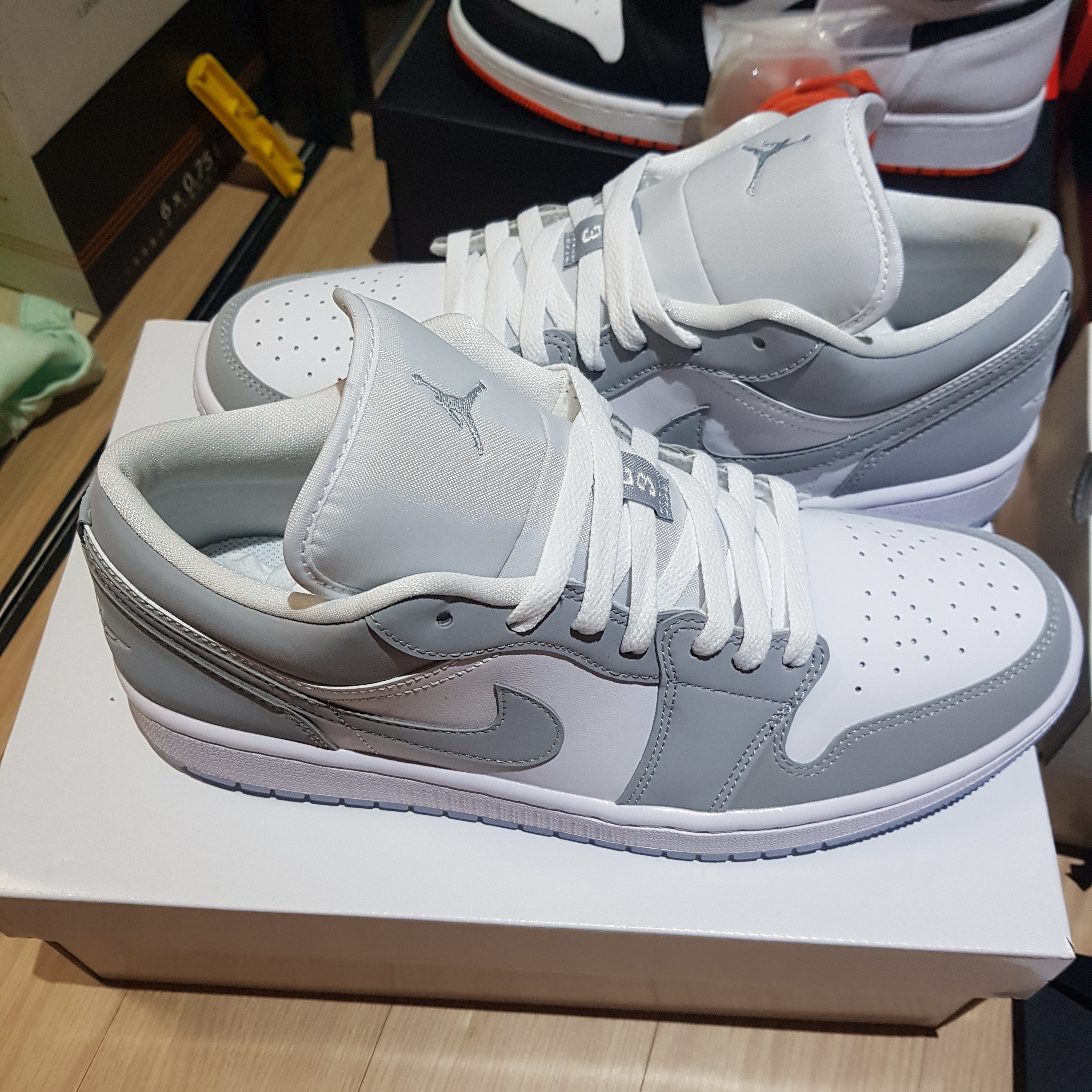 (W) Jordan 1 Low White Wolf Grey 착용 스타일