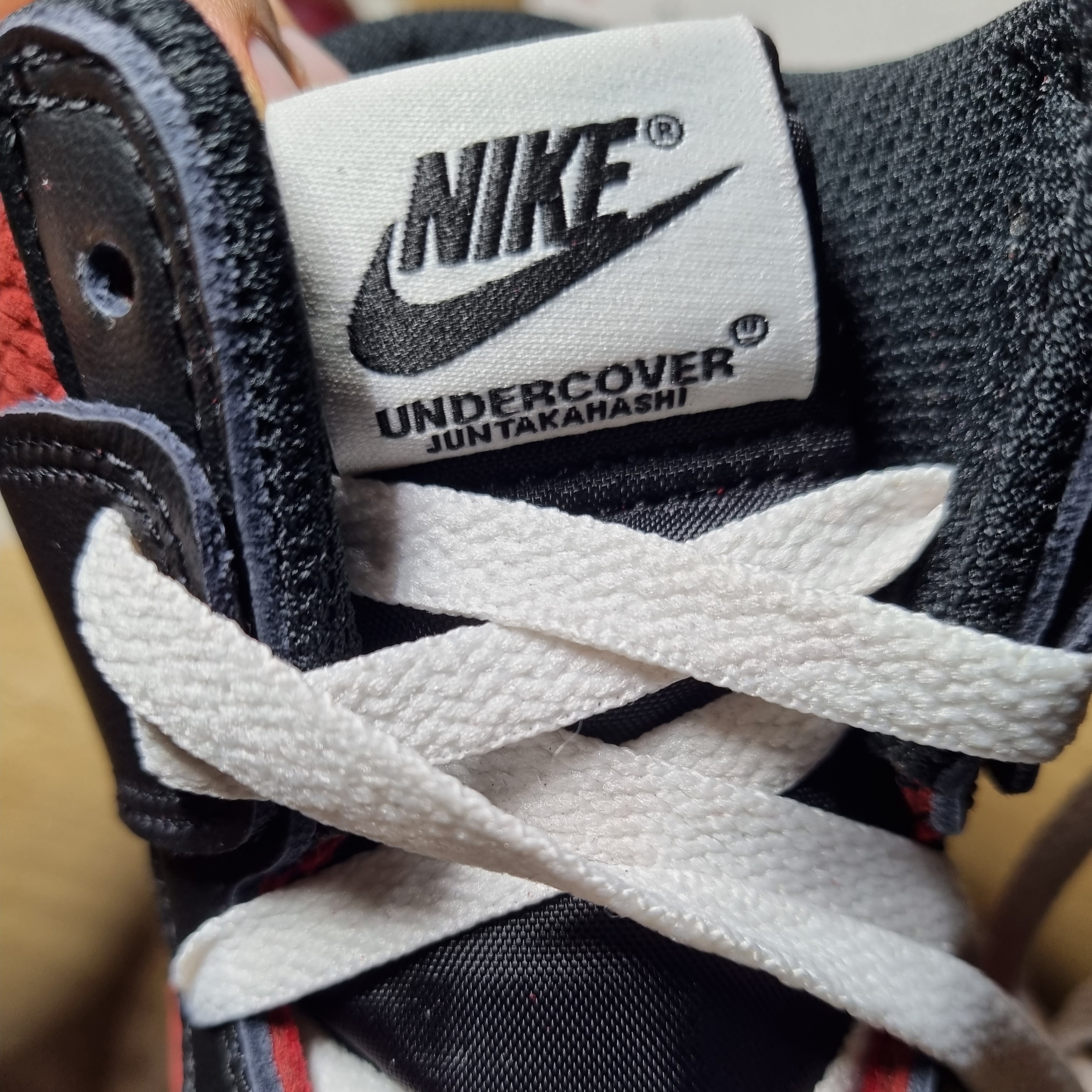 Nike x Undercover Dunk High 1985 Gym Red 착용 스타일 - 1