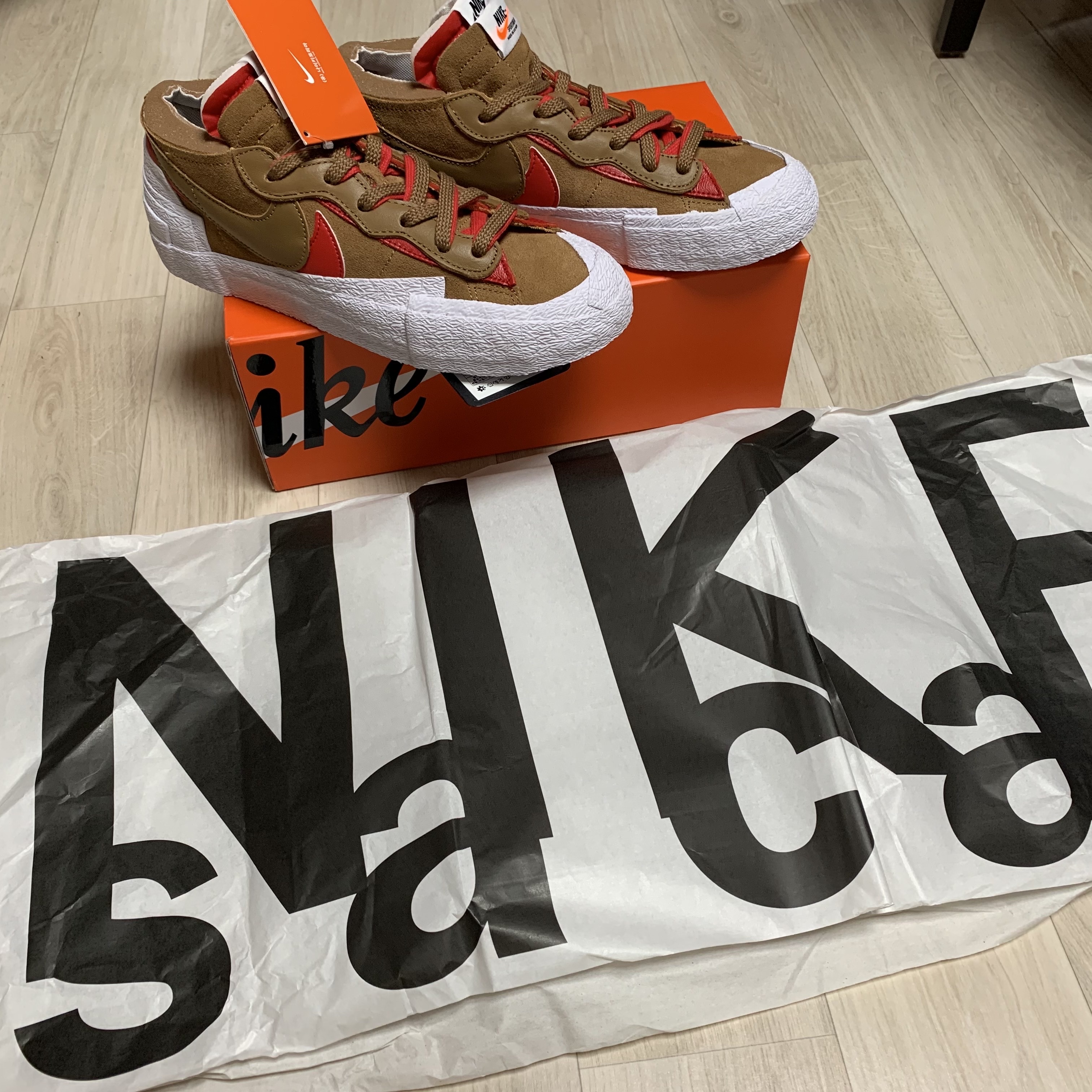 Nike x Sacai Blazer Low British Tan 착용 스타일 - 1