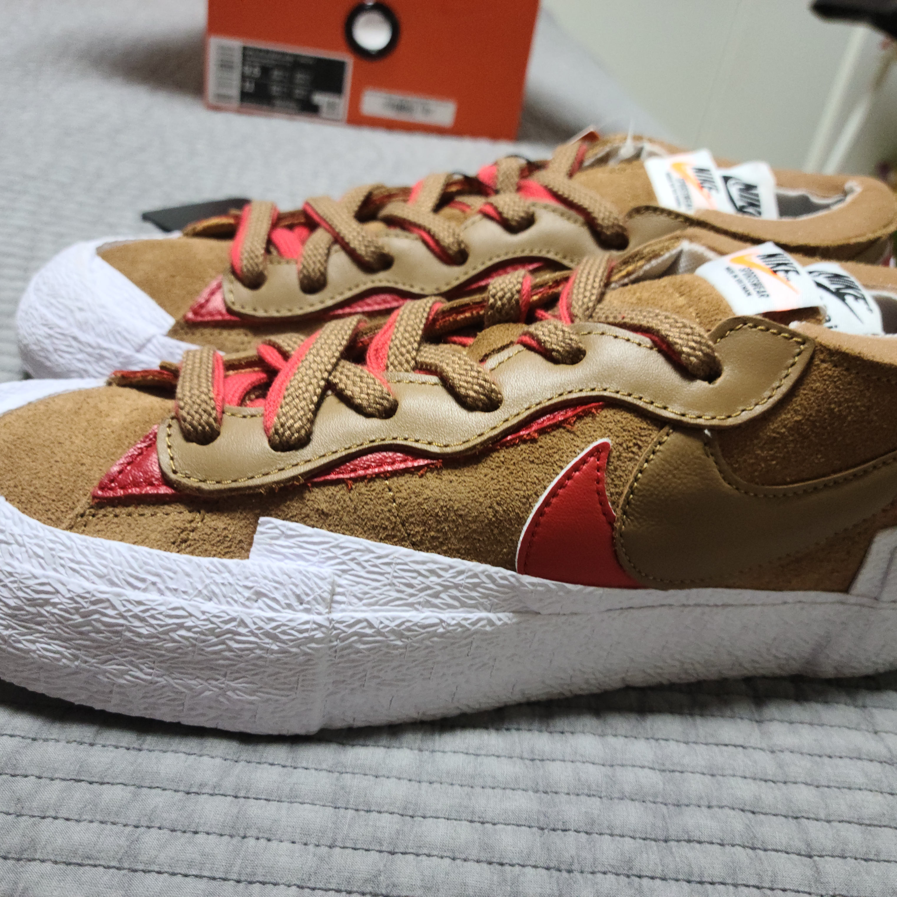 Nike x Sacai Blazer Low British Tan 착용 스타일 - 2