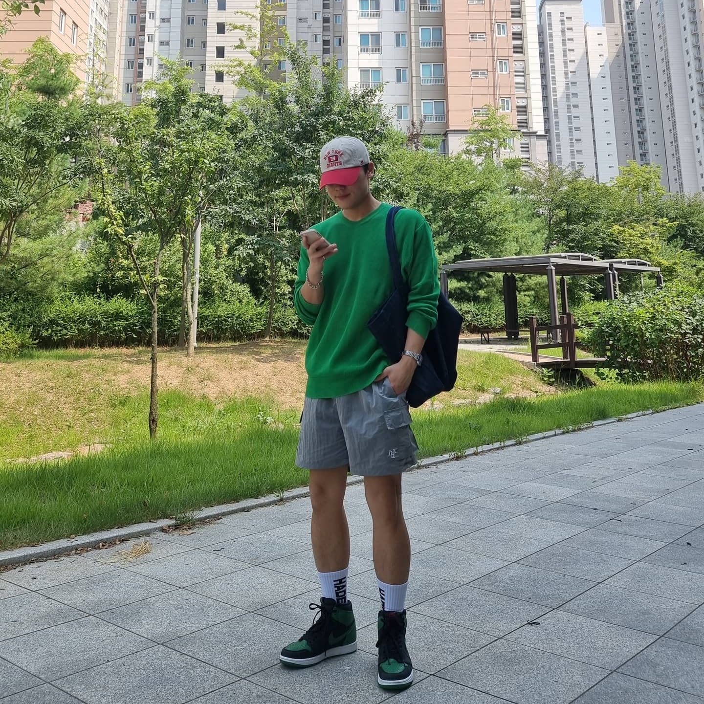 Jordan 1 Retro High OG Pine Green Black 착용 스타일 - 3