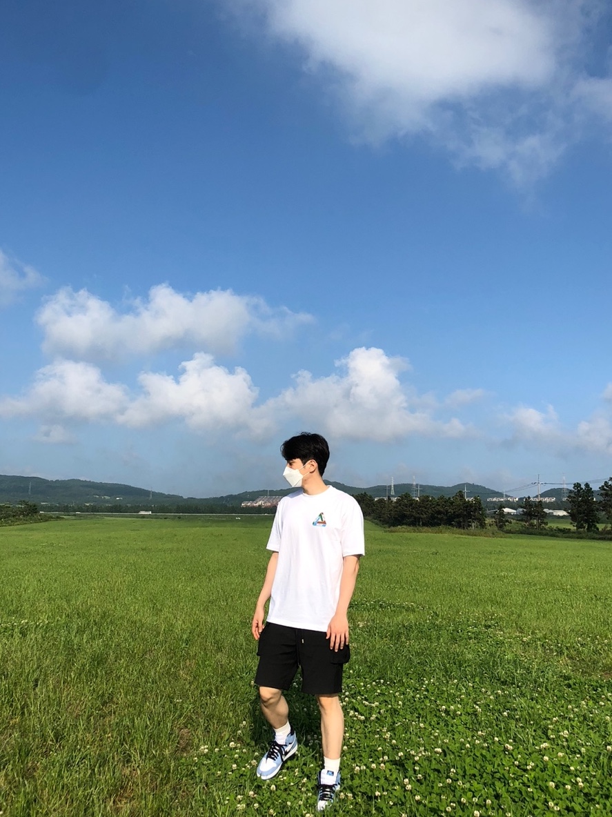 Palace Tri-Tex T-Shirt White - 20SS, Jordan 1 Retro High OG University Blue 착용 스타일