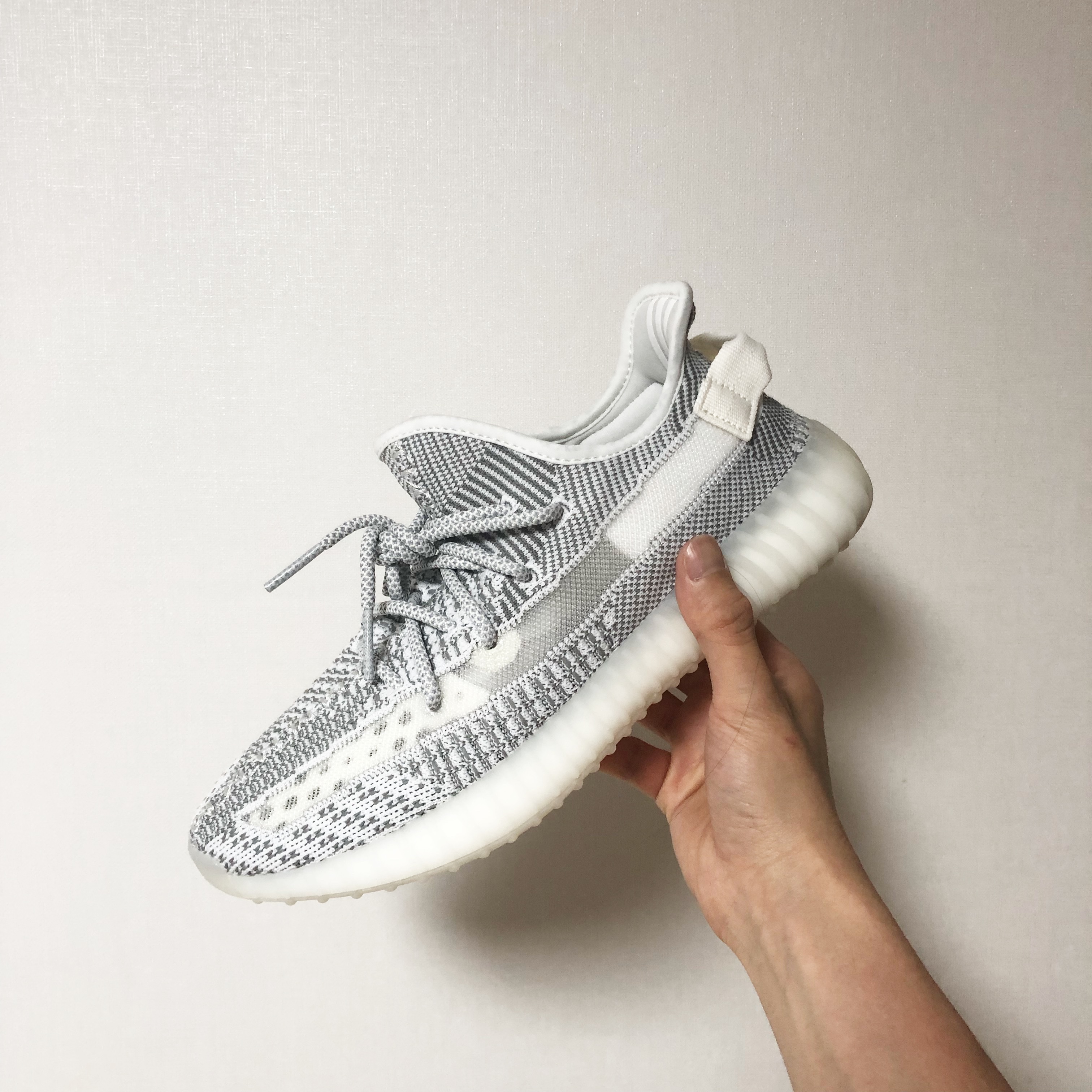 Adidas Yeezy Boost 350 V2 Static - Non-Reflective 2018 착용 스타일