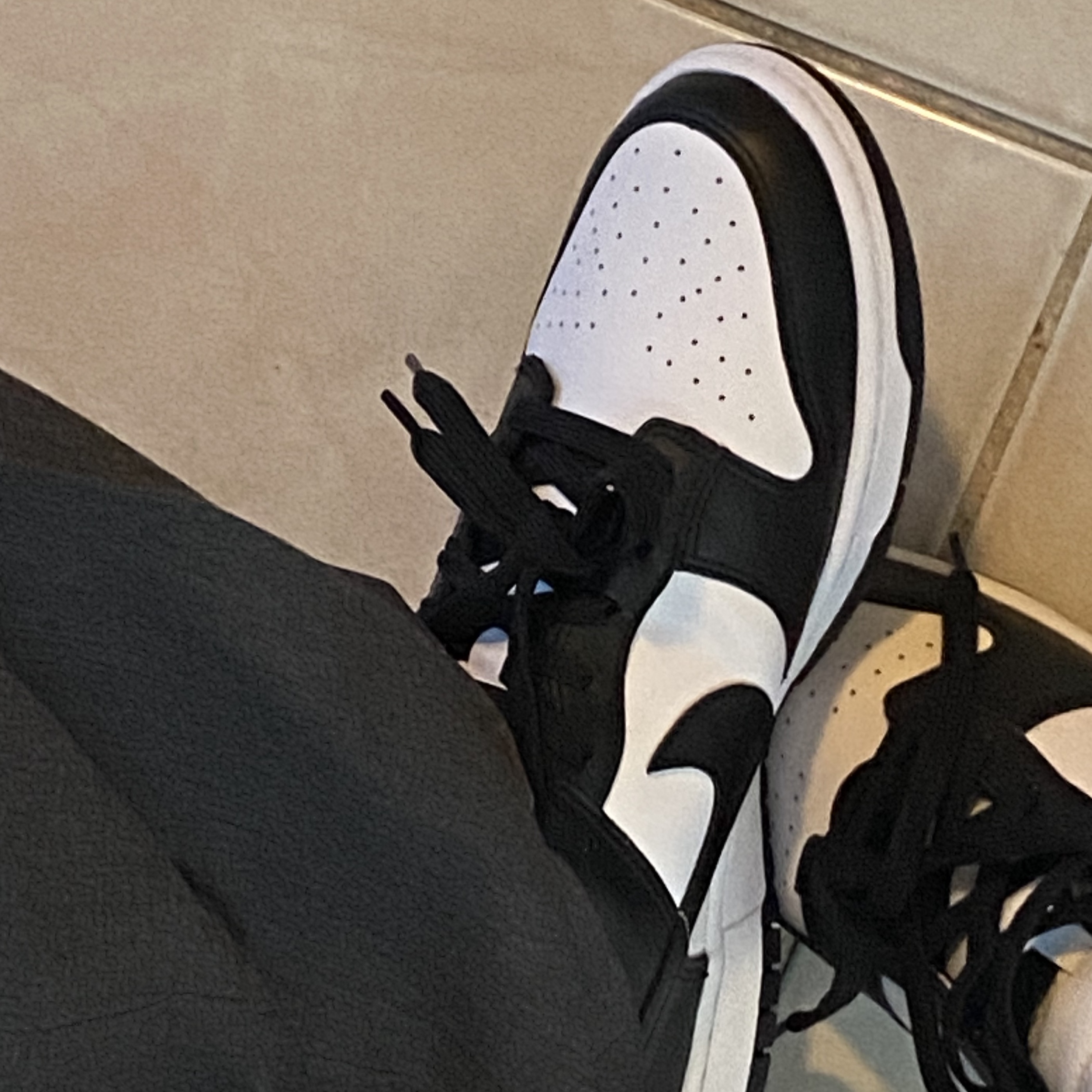 Nike Dunk Low Retro Black 착용 스타일 - 2