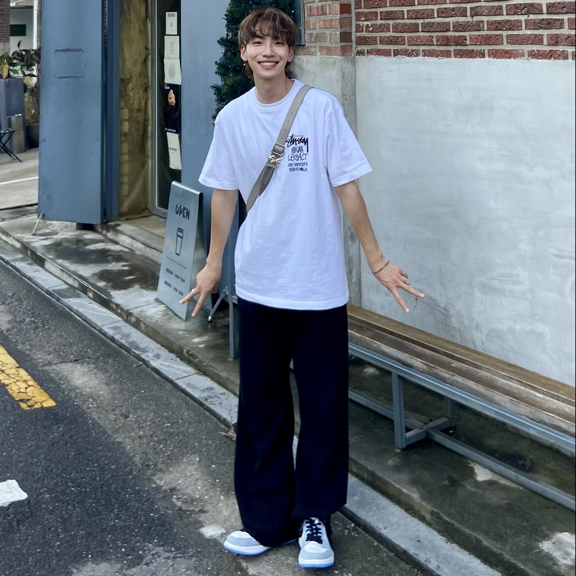 Jordan 1 Retro High OG University Blue, Stussy x Our Legacy Surfman T-Shirt White - 21SS 착용 스타일